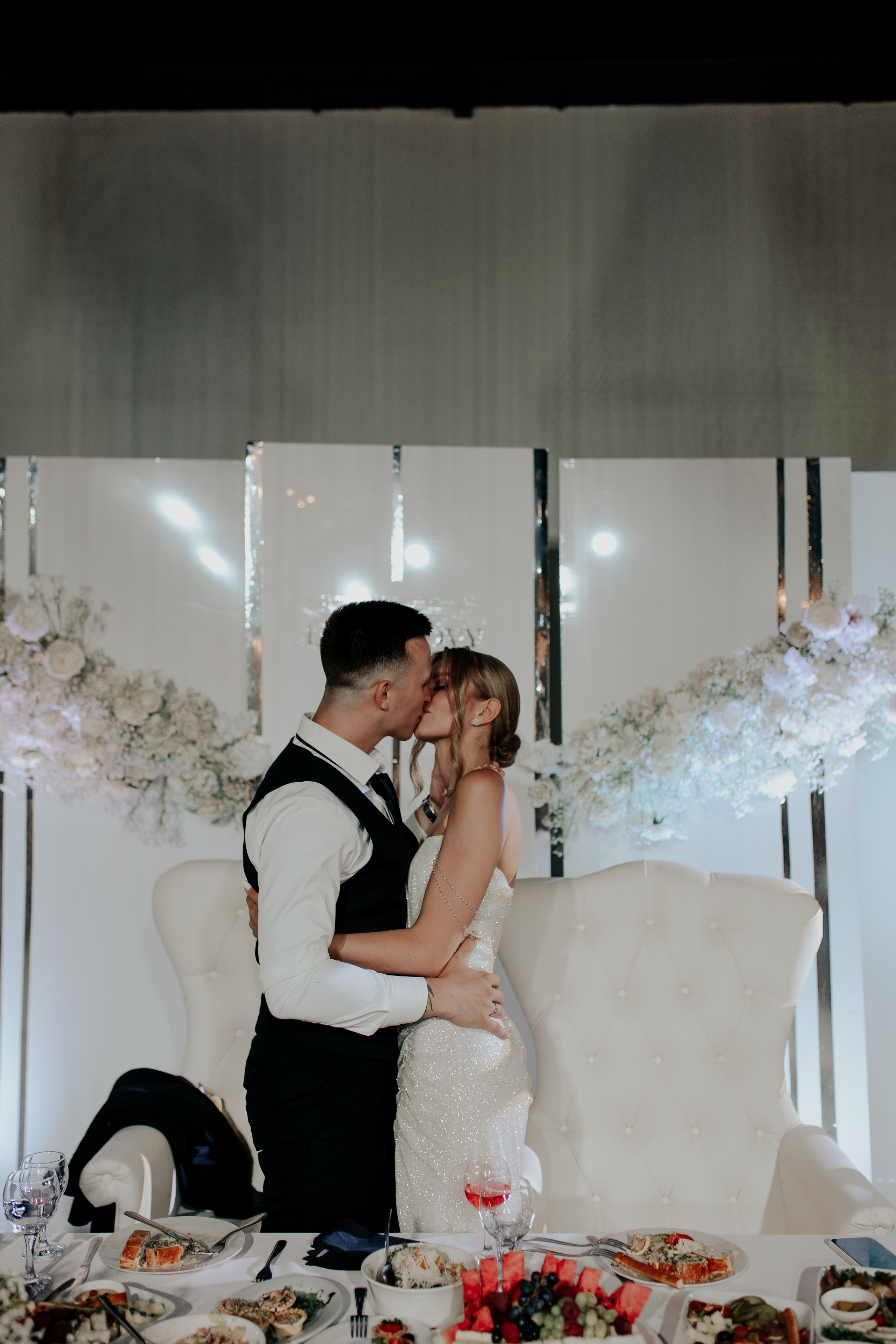 Свадебный банкет в Санкт-Петербурге — Трогательная фотосессия с родными и лавстори. Фотограф в Санкт-Петербурге Лиза Семченкова