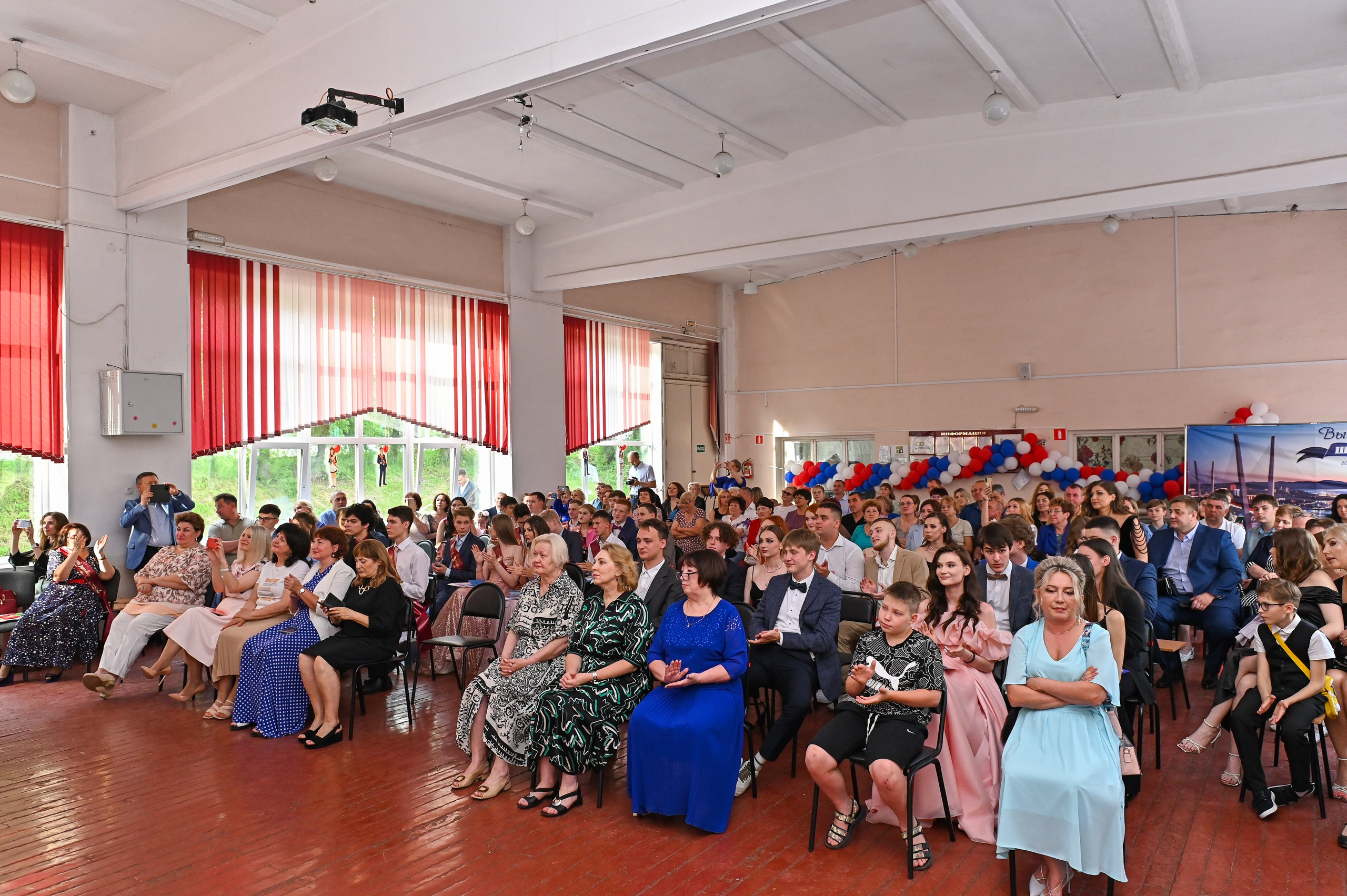 Выпускной школа 48. Семейный и свадебный фотограф во Владивостоке
