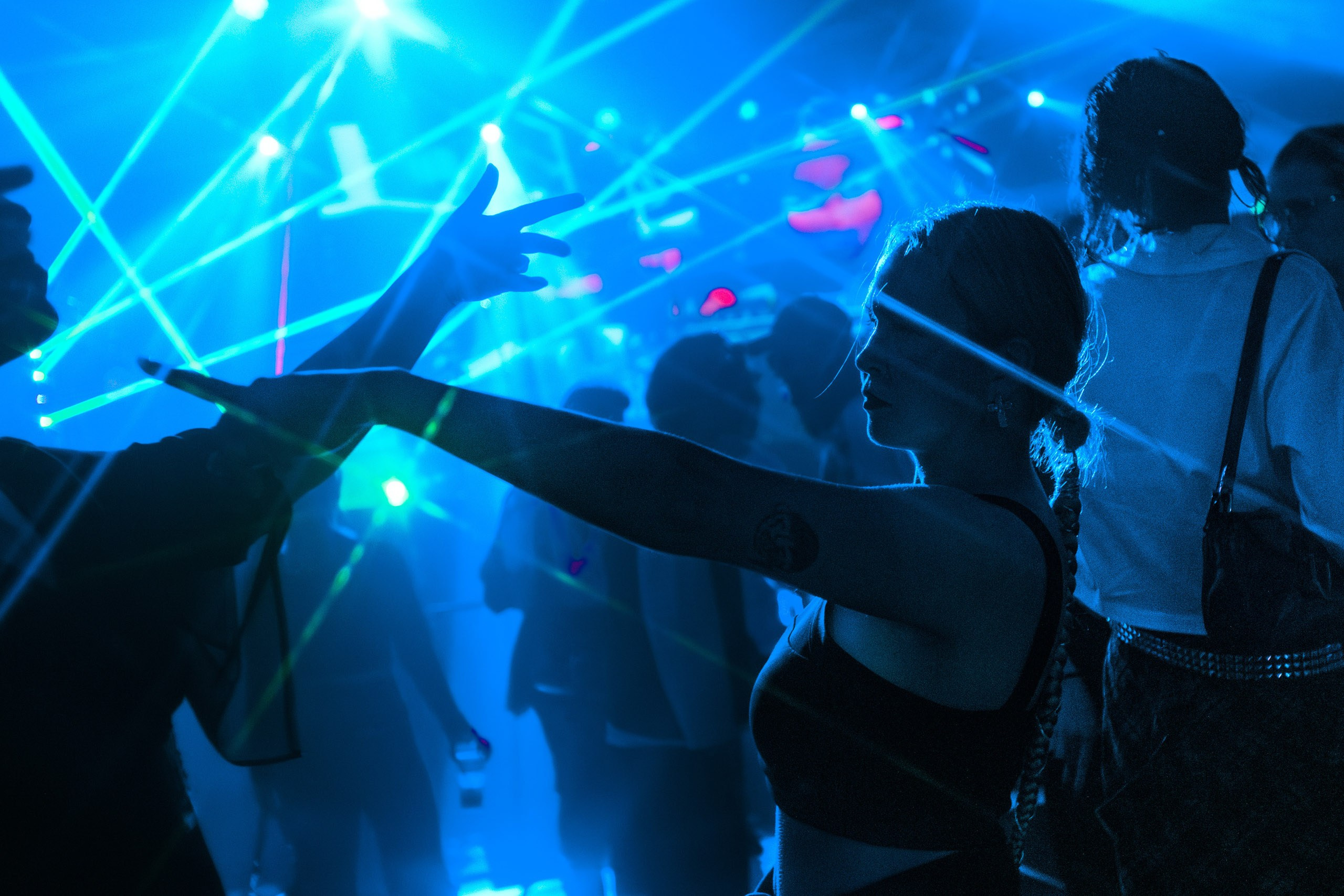 15.08.25 Bratz Rave. Репортажный фотограф Екатеринбург | Яркий, качественный репортаж | Концерты, клубы, репортаж, праздники, корпоративы