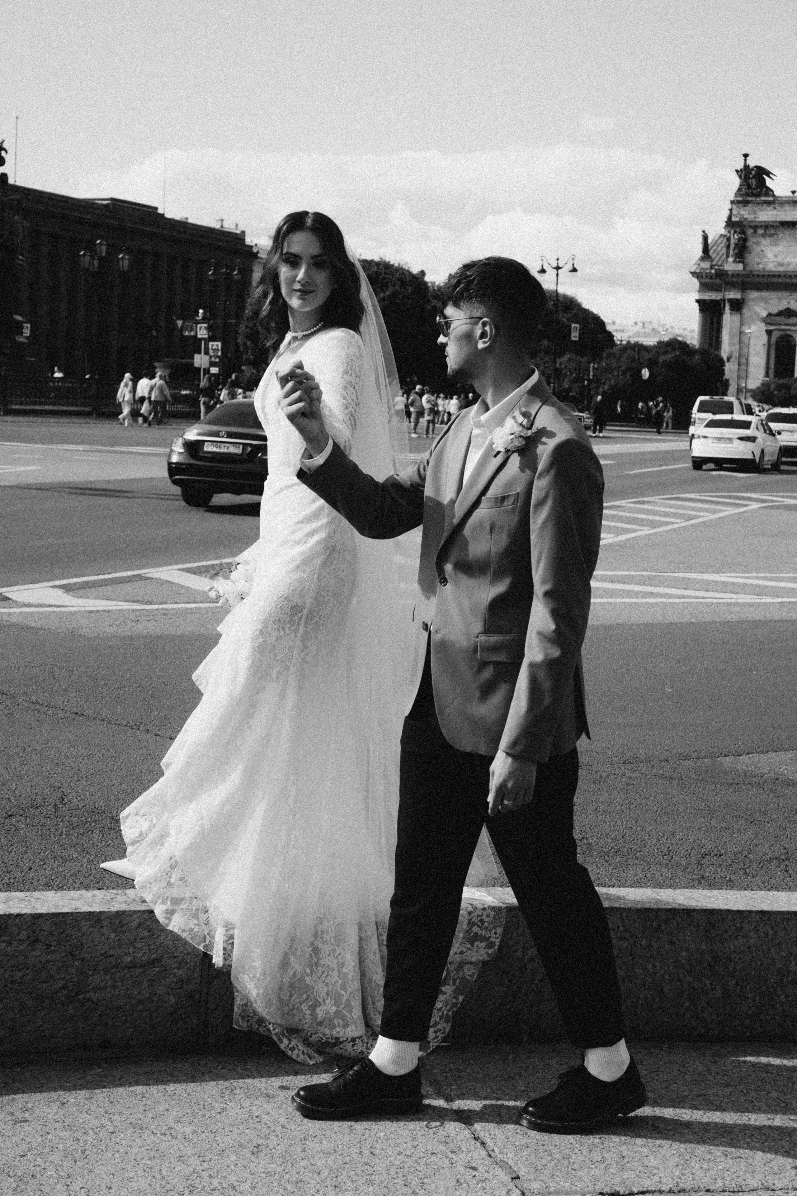 СВАДЕБНАЯ ПРОГУЛКА ВОЗЕ ИСАИКЕВСКОГО СОБОРА АСТОРИИ И ЗАКОНОДАЛЕТНОГО СОБРАНИЯ. Профессиональный фотограф, Санкт-Петербург — Виктория Богомолова