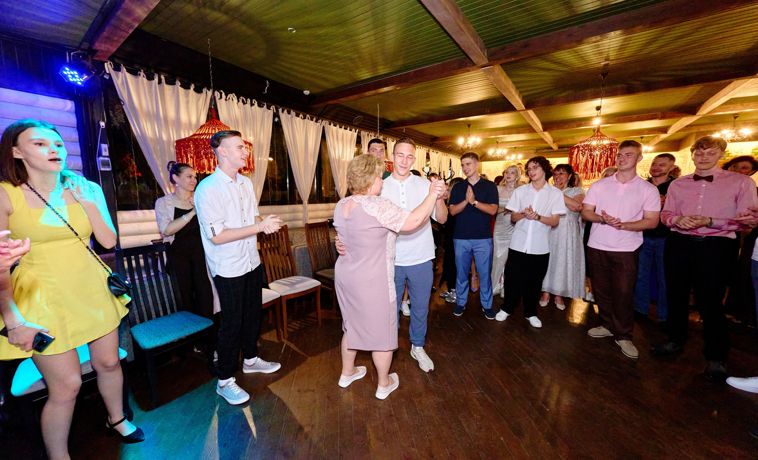 Выпускной 35 Сош. Фотограф Выпускные альбомы Таганрог Сергей Коробченко