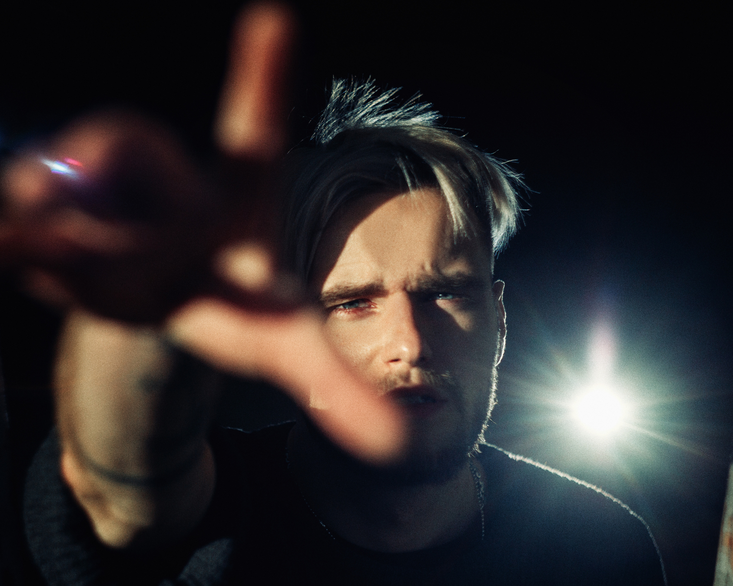 Мужской портрет. Фотограф для брендов Александр Вайда. Живу в Минске, снимаю везде