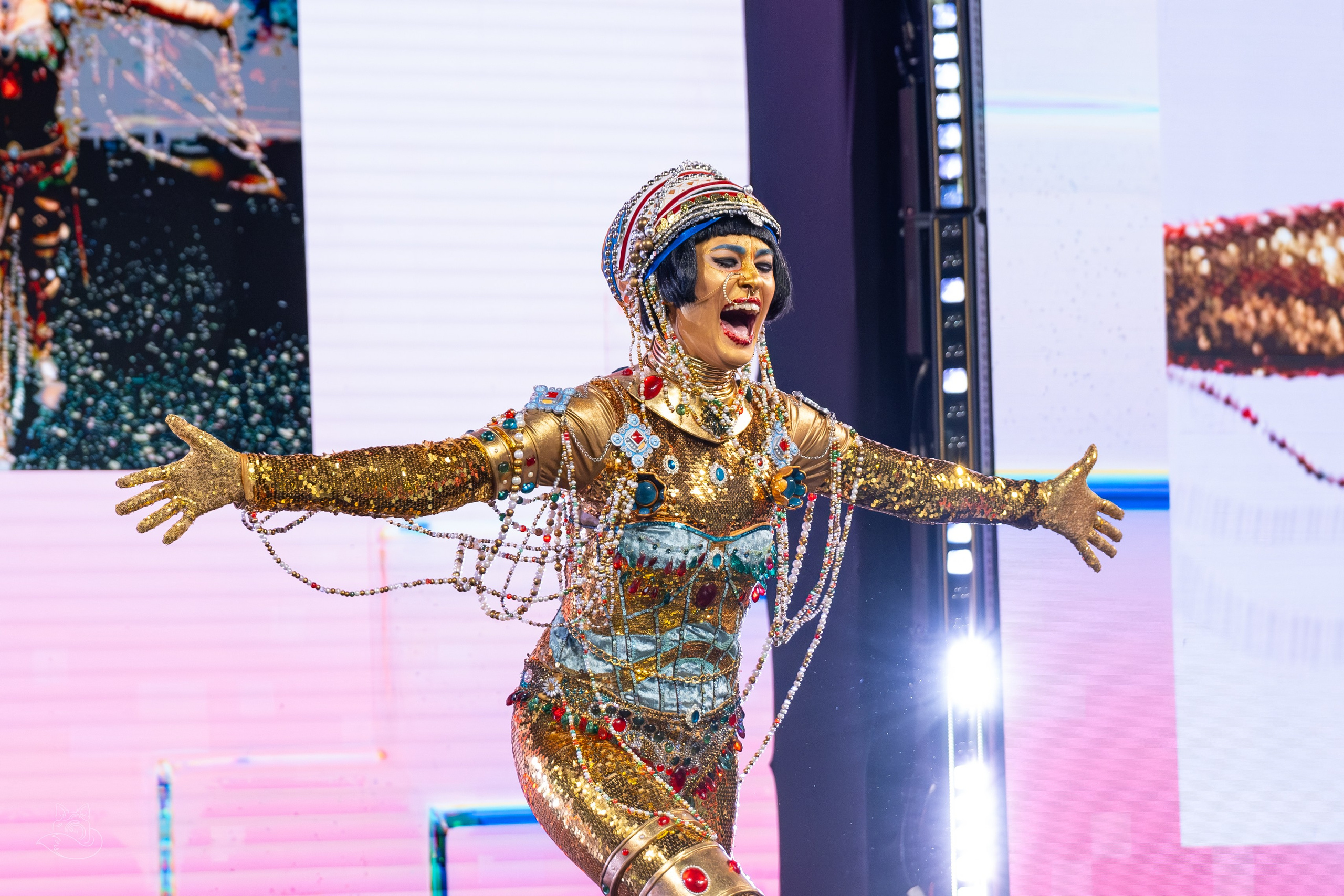 Сцена РЭД ЭКСПО 2024. Косплей фотограф