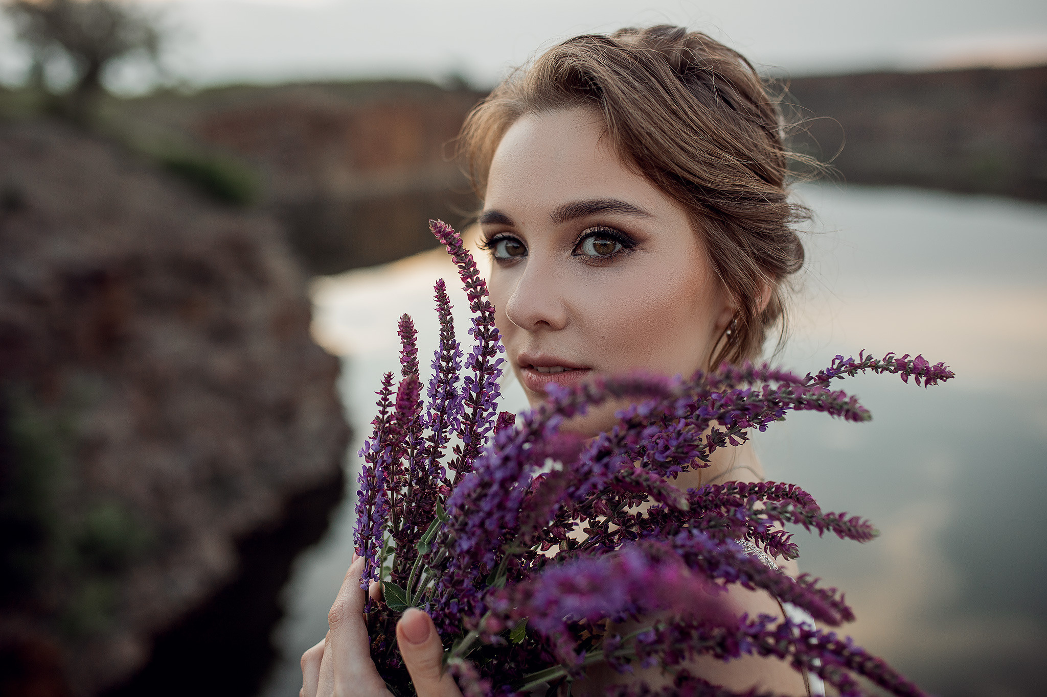 Свадебная фотосессия на каменном карьере у воды. Семейный и свадебный фотограф в Донецке Елена Гордеева