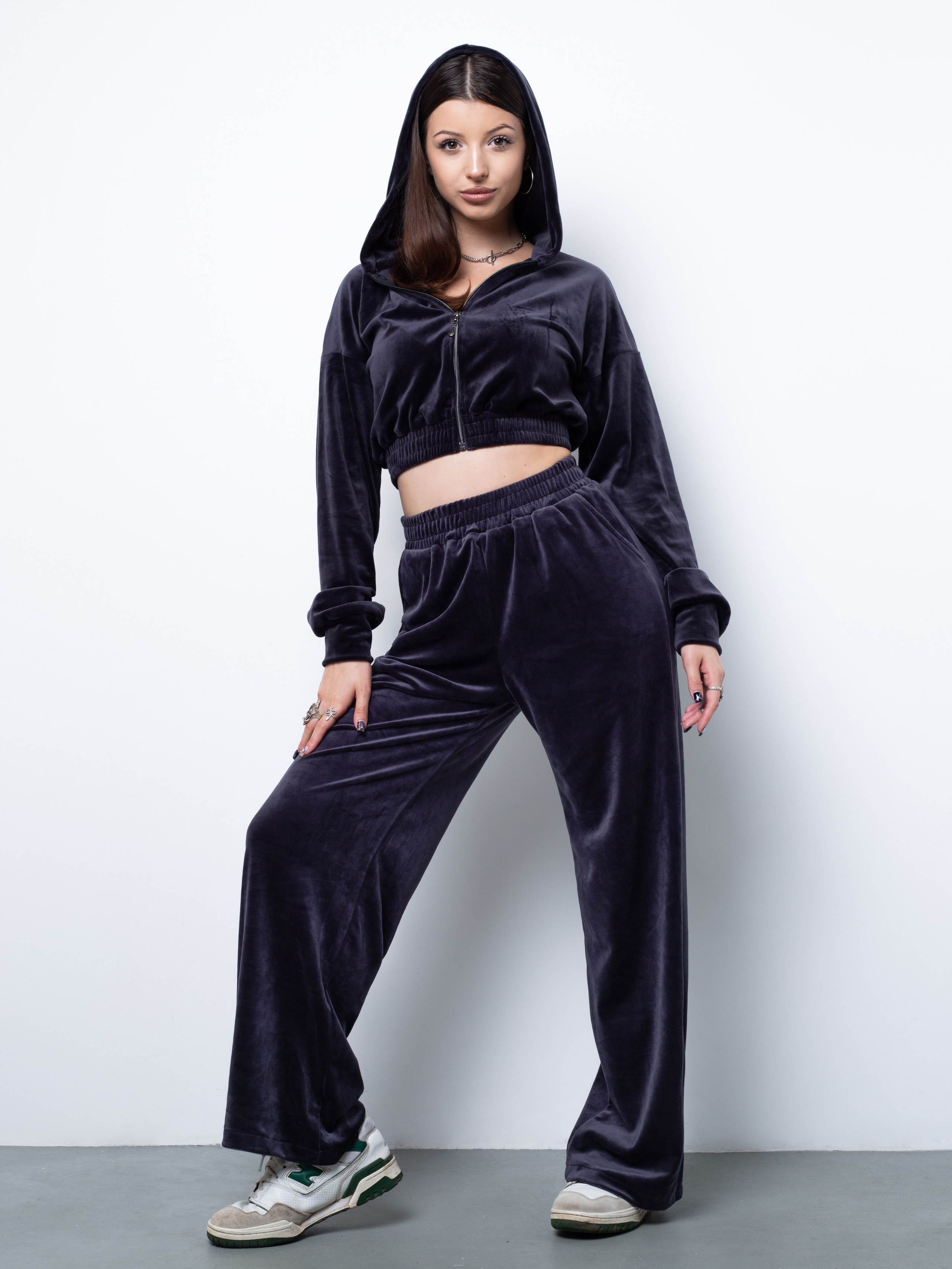 КАТАЛОГ | белый фон. RUNA production — стильные съемки для брендов