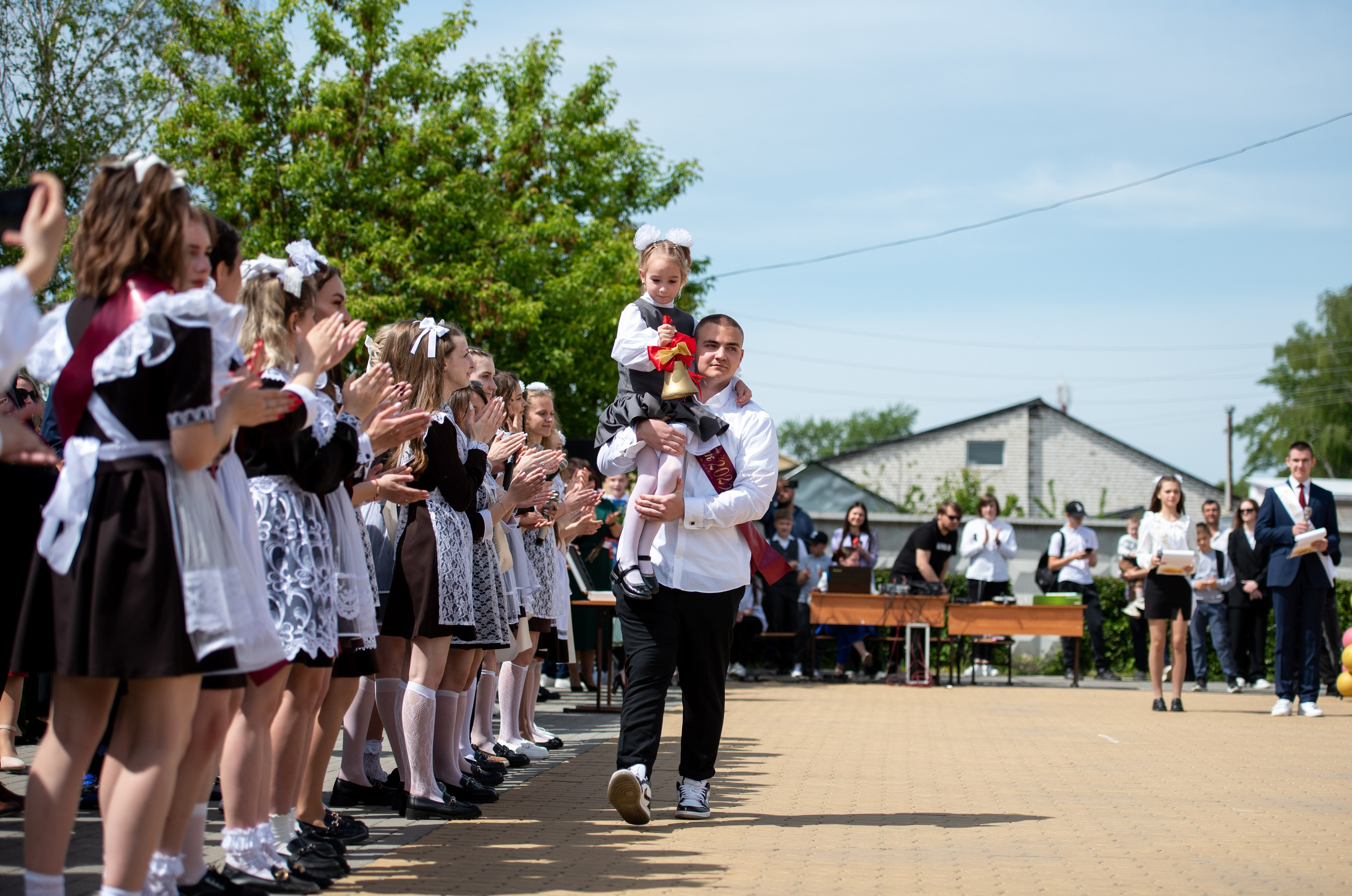 Выпускные школ. Свадебный и репортажный фотограф