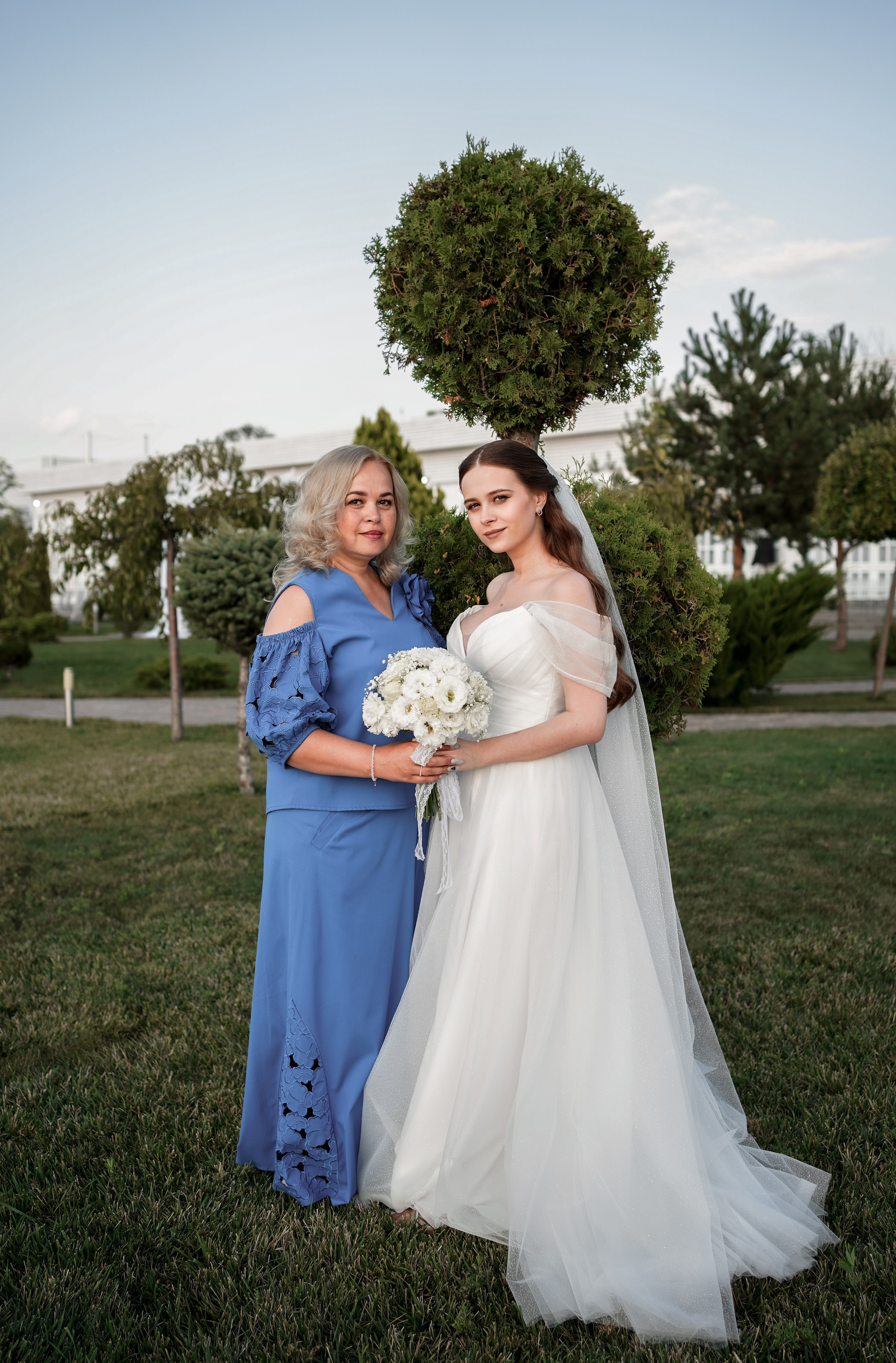 Свадебная фотосессия на территории ресторана «Донские Зори». Фотограф Алёна Чёботова. Свадебный фотограф в Ростове-на-Дону. Таинство Крещения и Венчания, семейные фотосессии. Алёна Чёботова