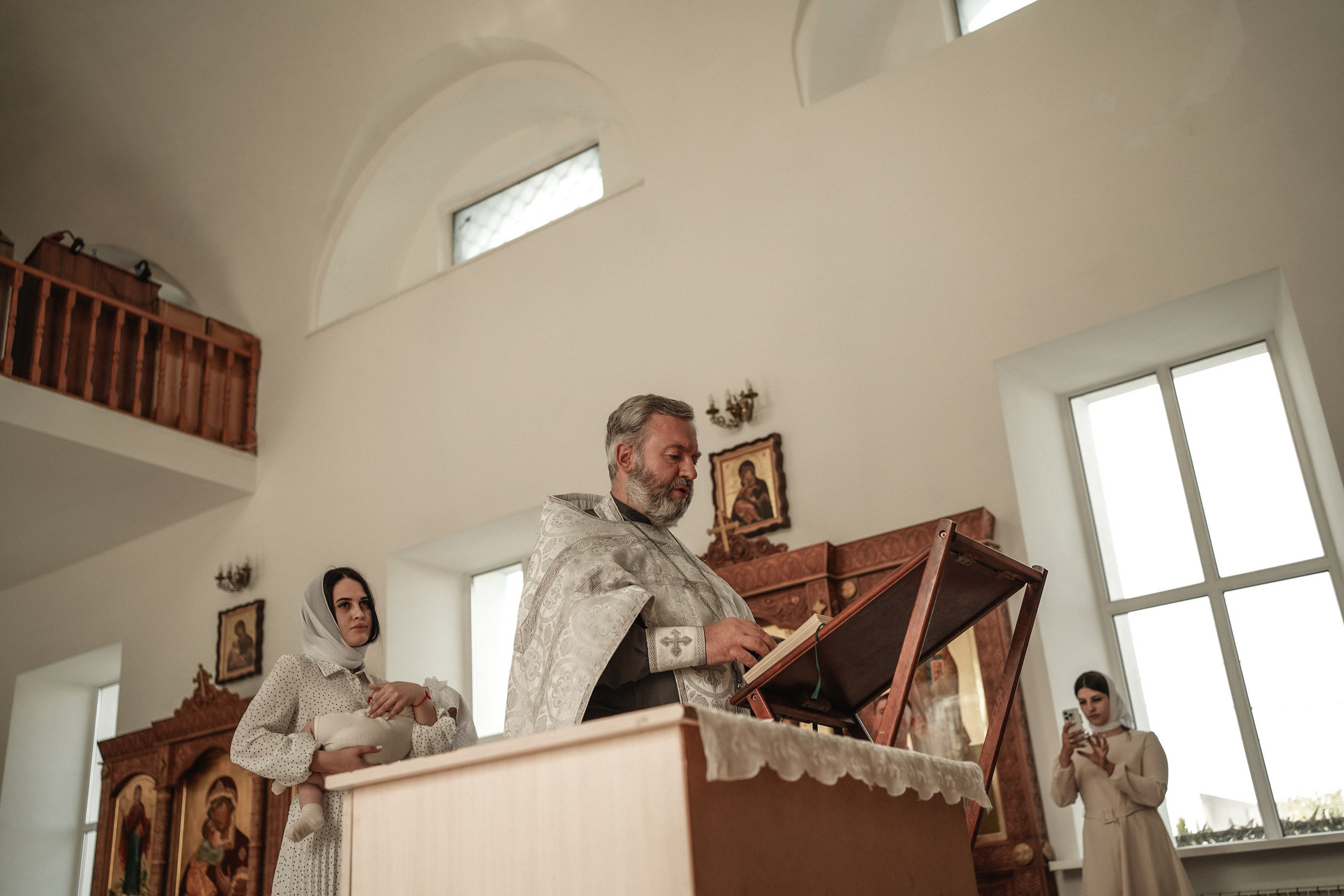 Таинство Крещения в Успенском храме. Свадебный фотограф в Ростове-на-Дону. Таинство Крещения и Венчания, семейные фотосессии. Алёна Чёботова