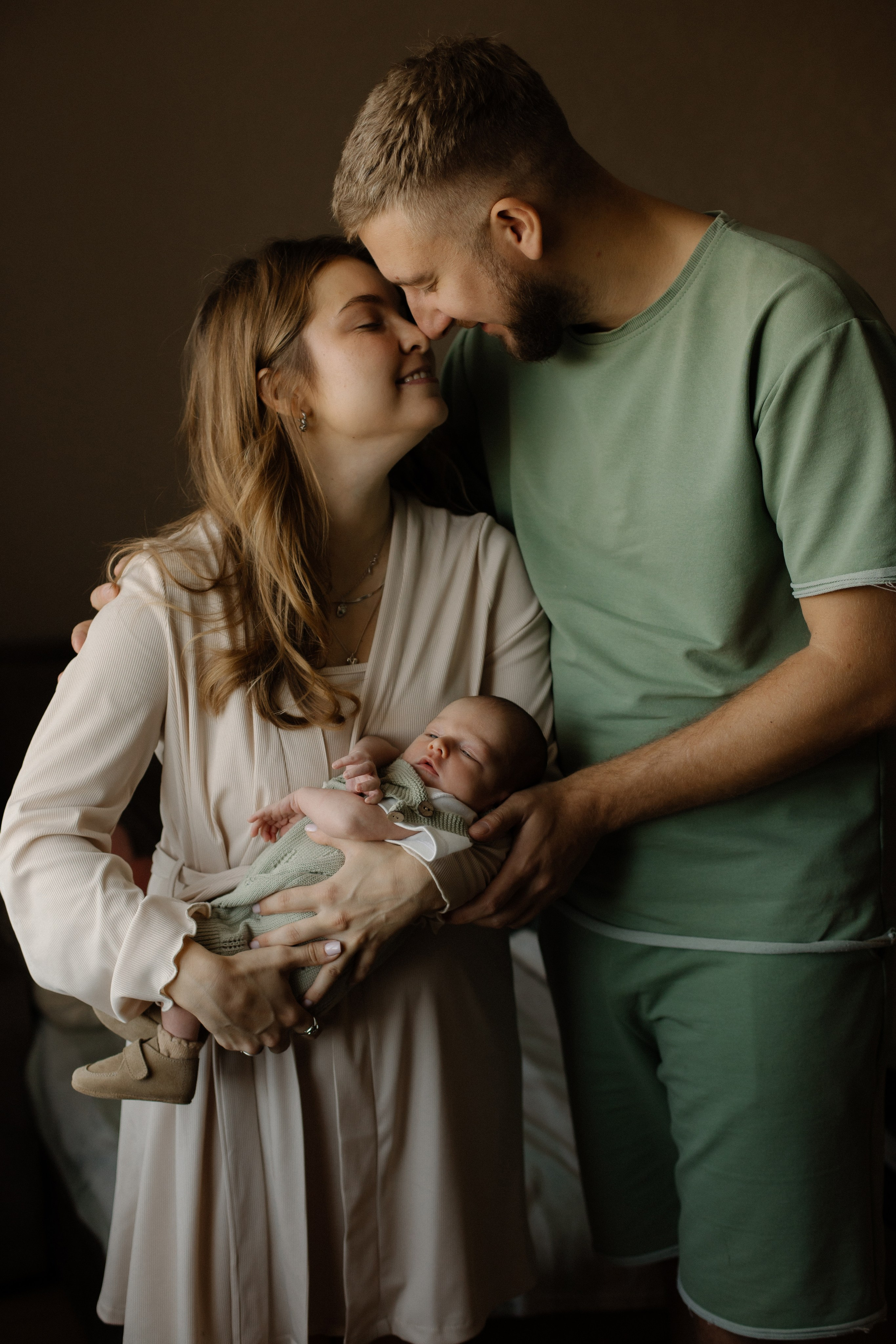 Съемка в первые недели жизни в атмосфере любви и тепла в Челябинске. Семейный фотограф, фотограф на роды в Челябинске Калистратова Кристина