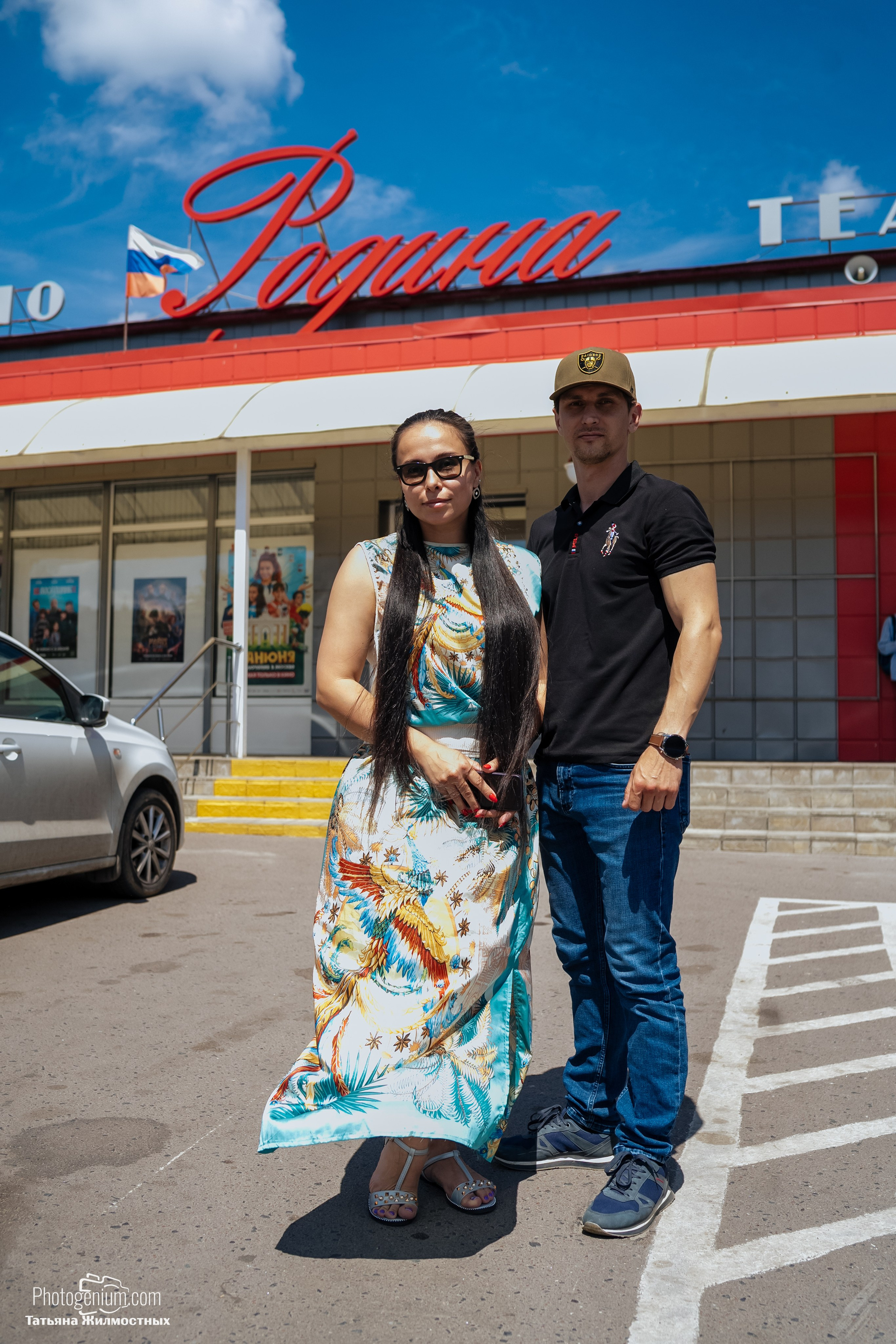 8 июня «Патриоты из Курска» сбор гуманитарной помощи у кинотеатра «Родина». Фотограф Нижний Новгород Татьяна Кейод