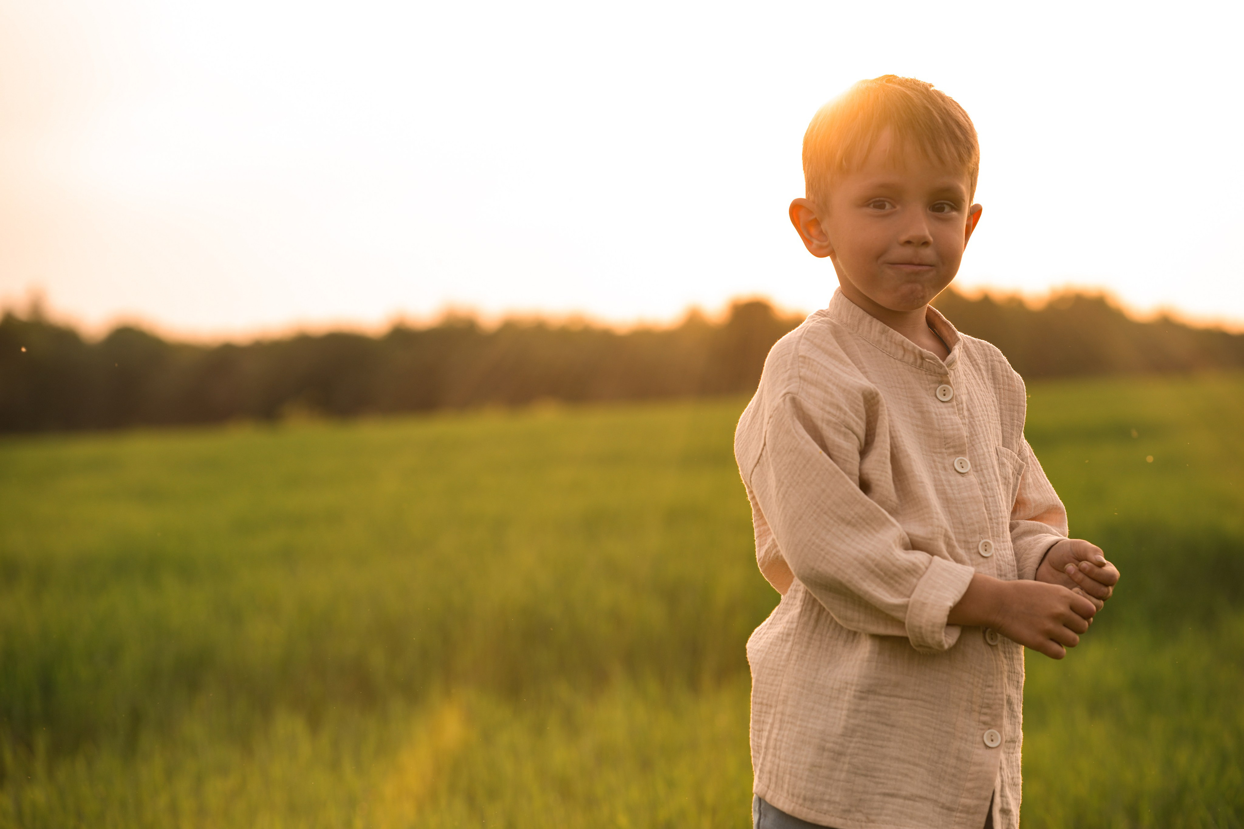 Ксюшенька, Кристиночка и Кирюшенька в поле. Семейный и портретный фотограф в Санкт-Петербурге Татьяна Гримоть
