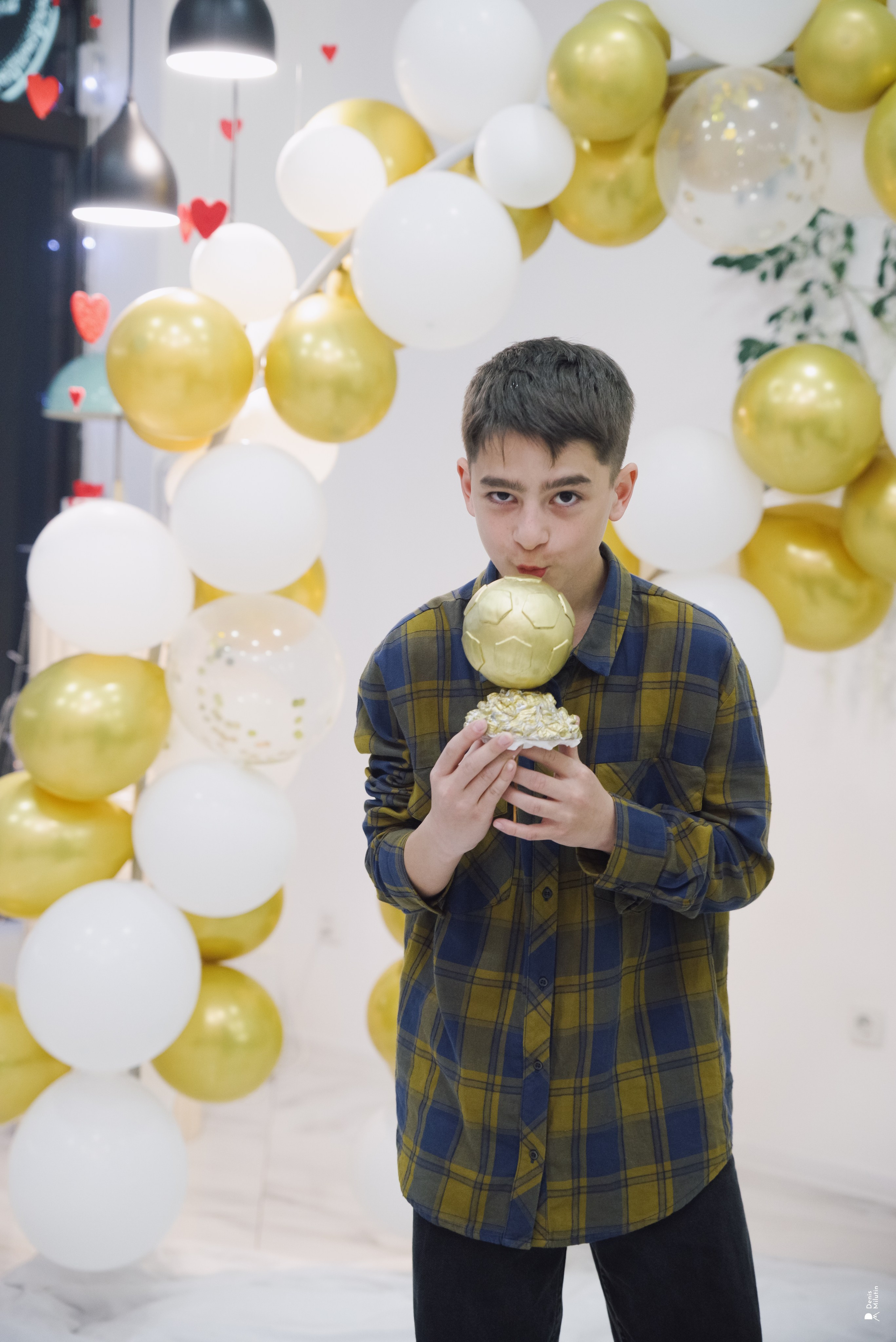 День рожденья в кафе Анна Гар. Портретный фотограф Денис Милютин