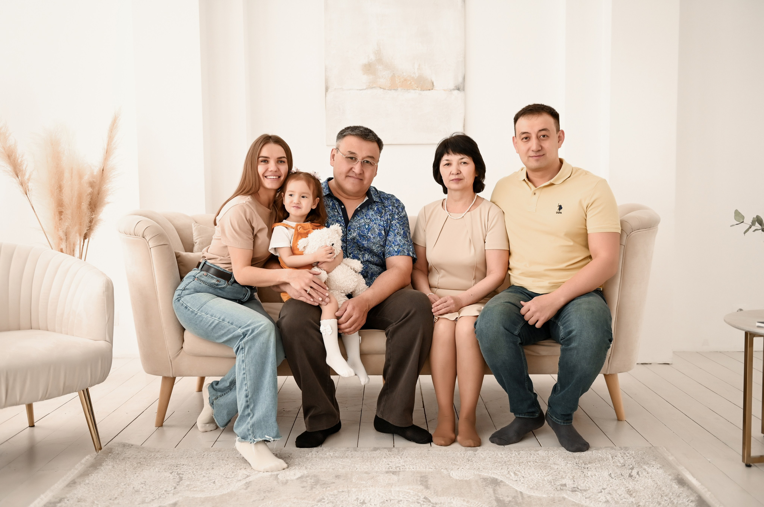 Семейная студийная  фотосессия 2. Свадебный, семейный, детский, контент фотограф в Омске Максим Ильин