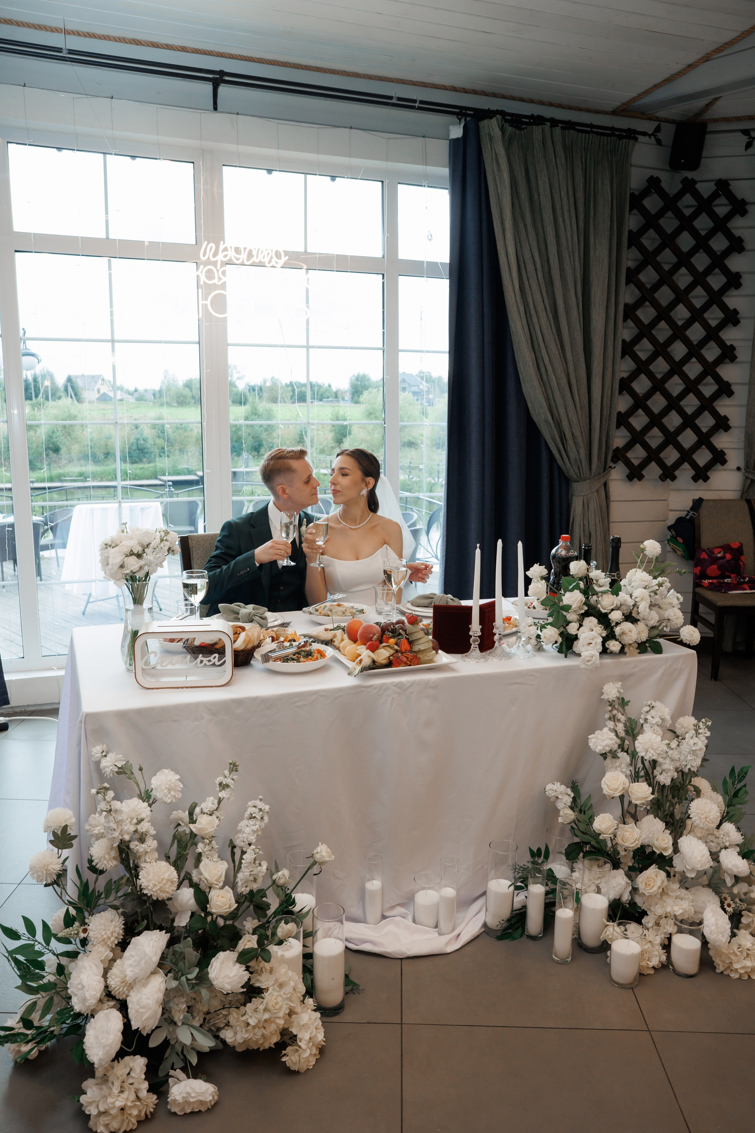 Регистрация в отеле Fish Point, ЗАГС Бутово, прогулка в Остафьево. Свадебный и репортажный фотограф (Москва, Королев и другие)