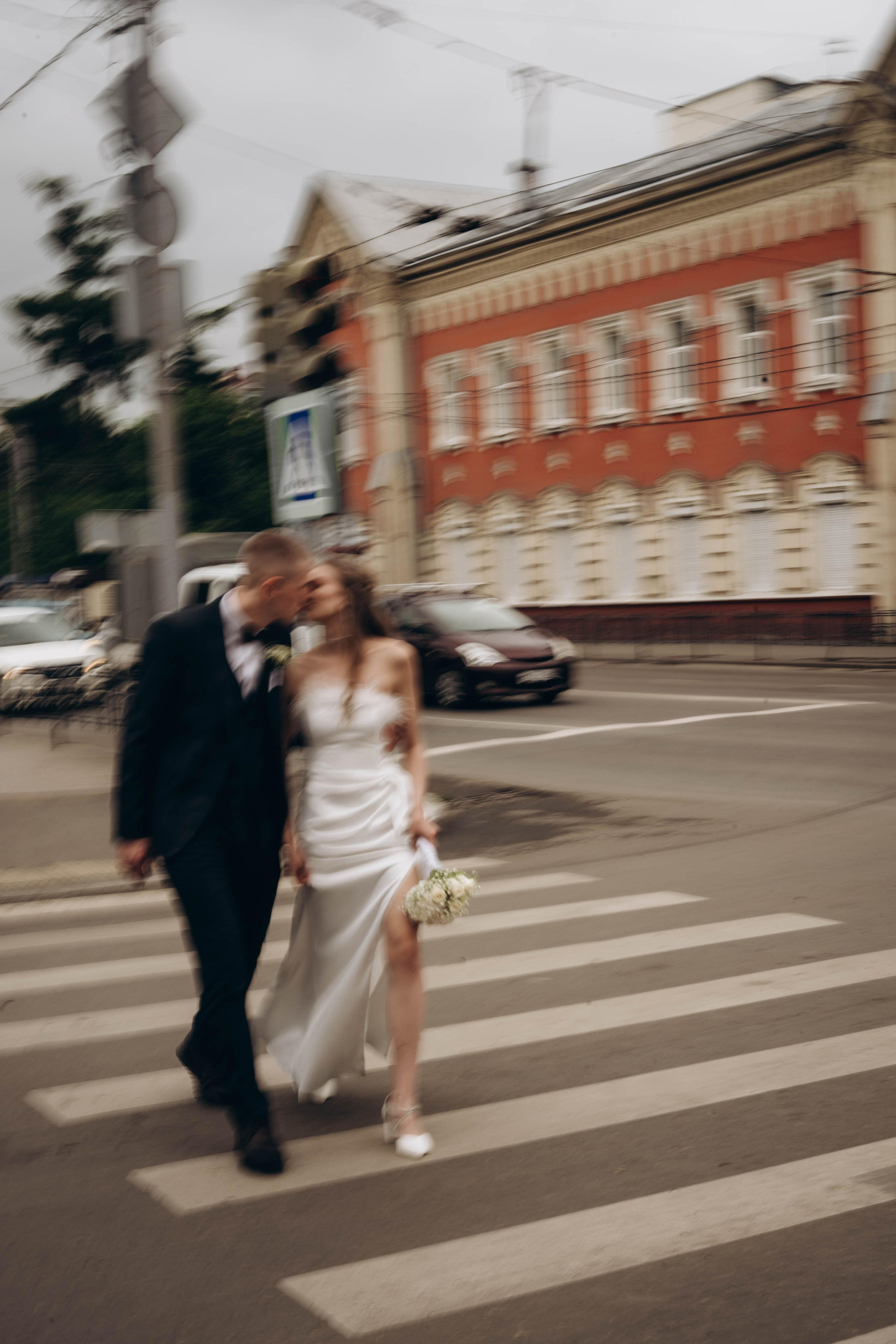 Ксюша и Леша: свадебная съемка в Художественном музее. Фотограф в Иркутске