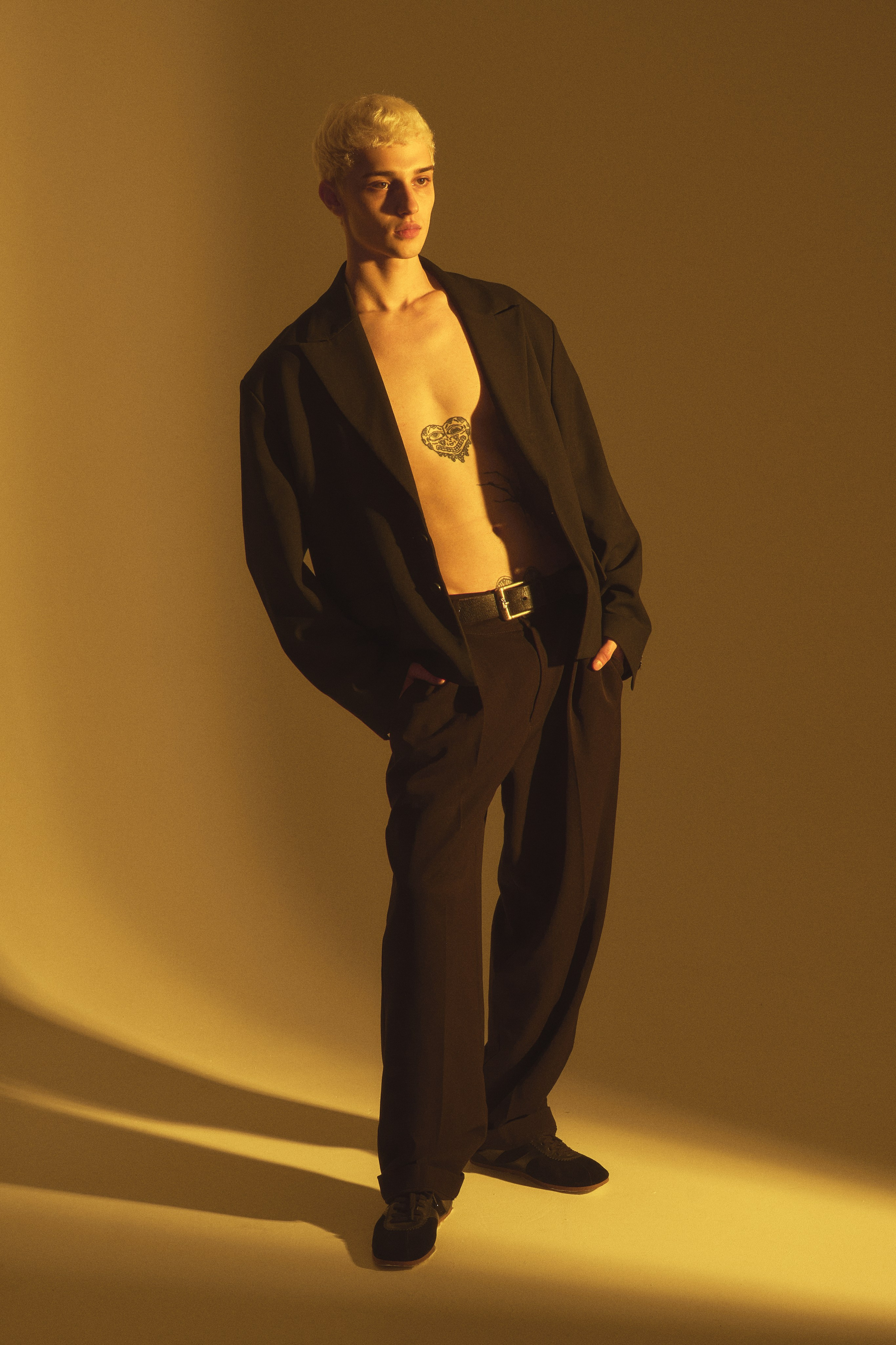 Я  фотограф. Работаю в городе Москва,