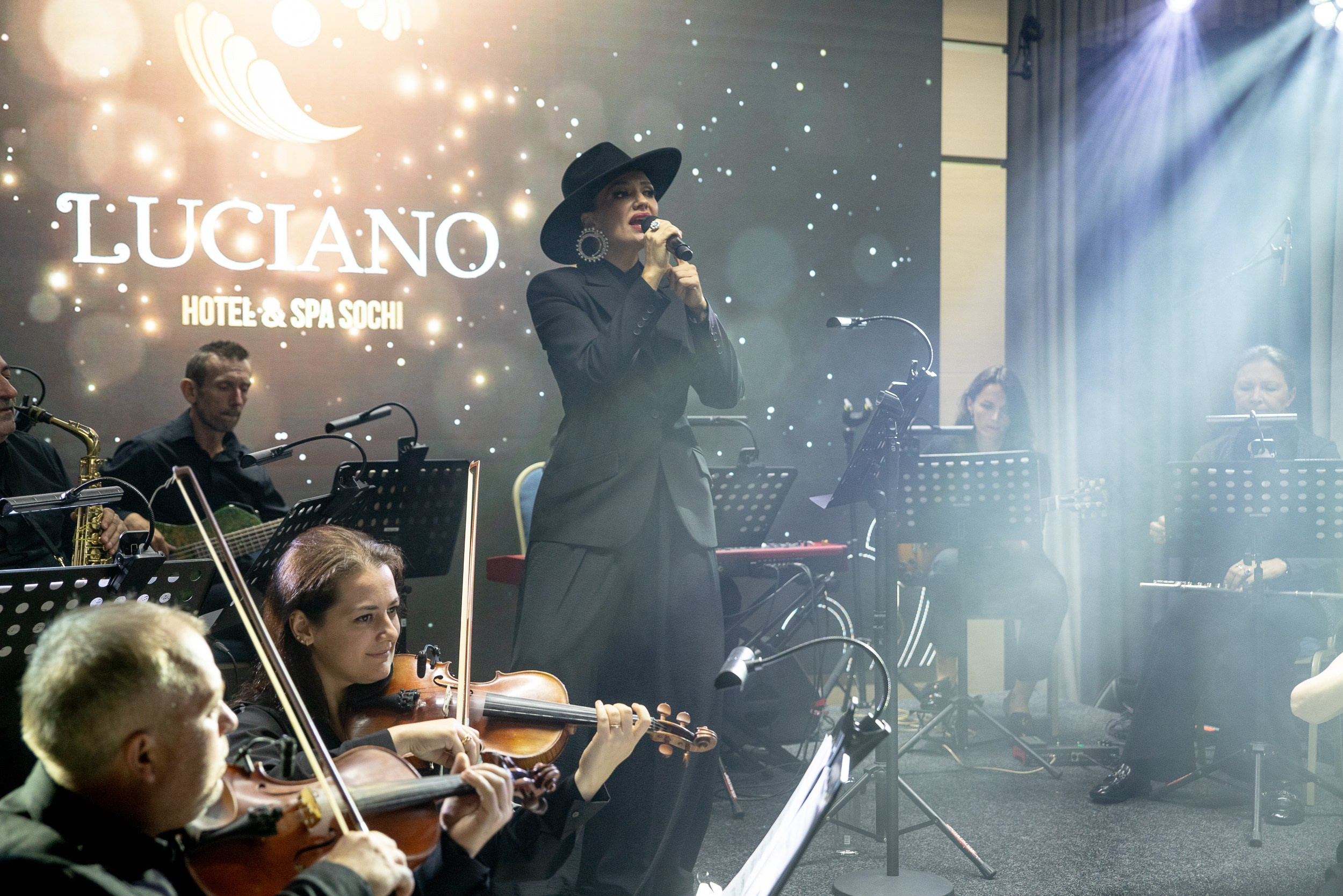 Гастротеатр 1000 свечей LUCIANO. Интерьерный и фуд фотограф в Иркутске Дмитрий Арно