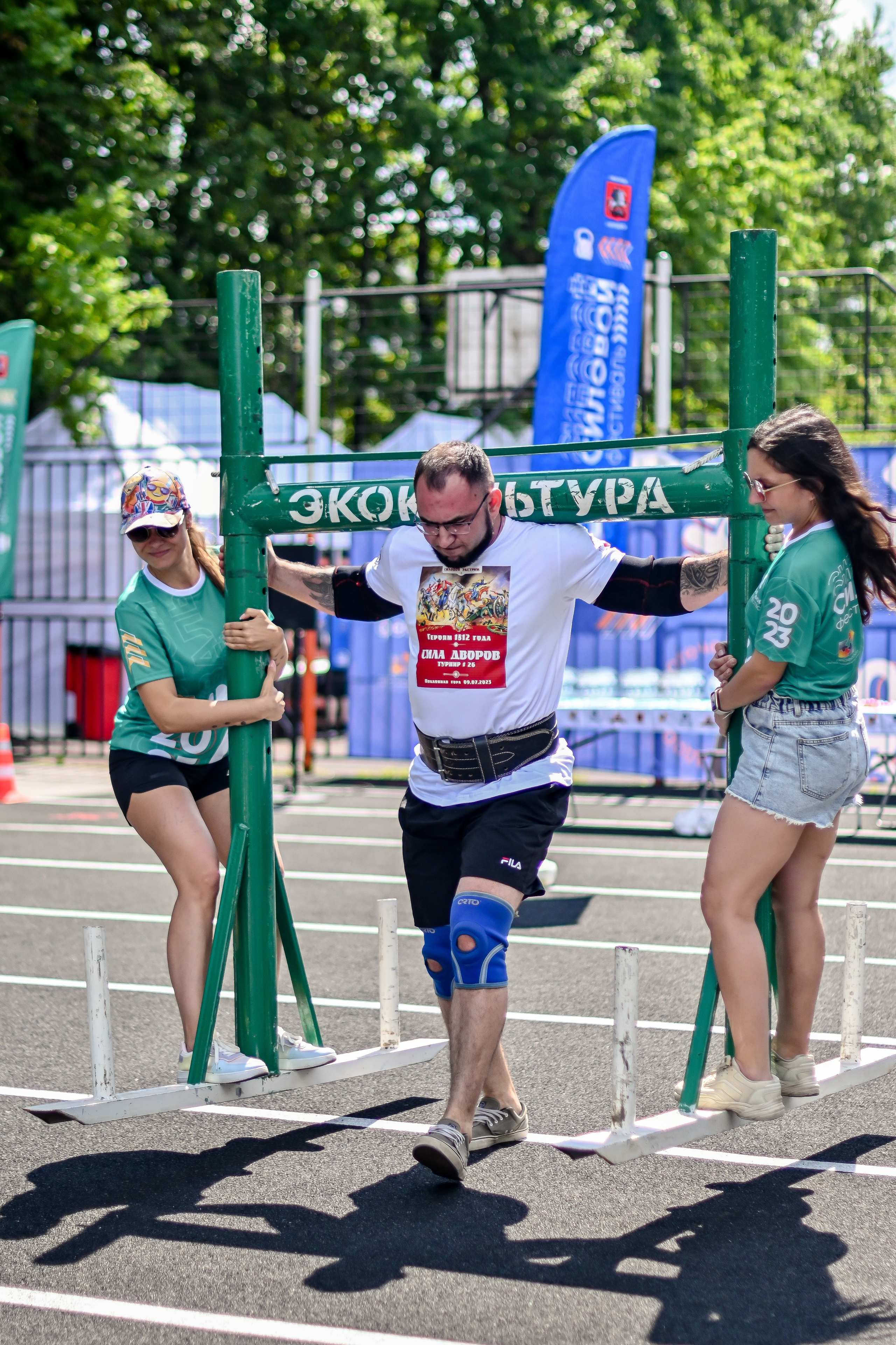СТРОНГ. Фотограф для бизнесконтента, репортажей и семейного альбома в Москве