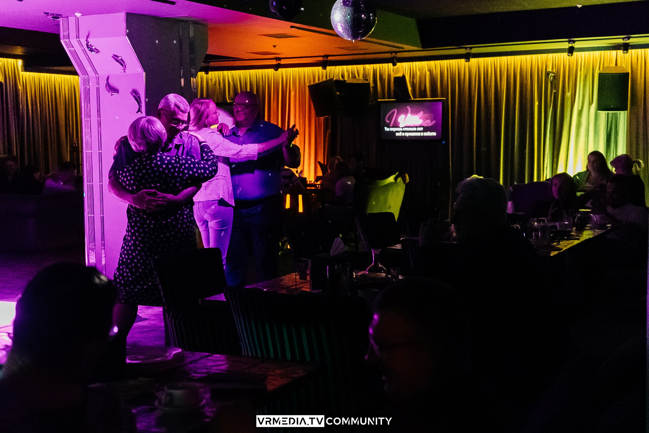 Караоке-бар «Volna»: Музыкальный трамплин в лето