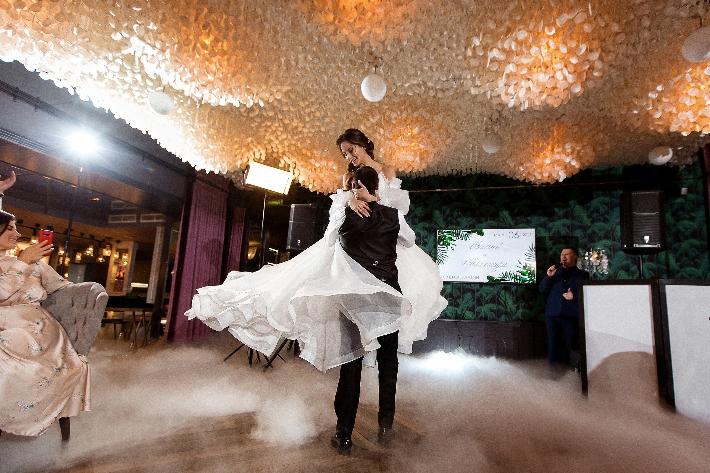 Профессиональный топ стилист по прическам и макияжу