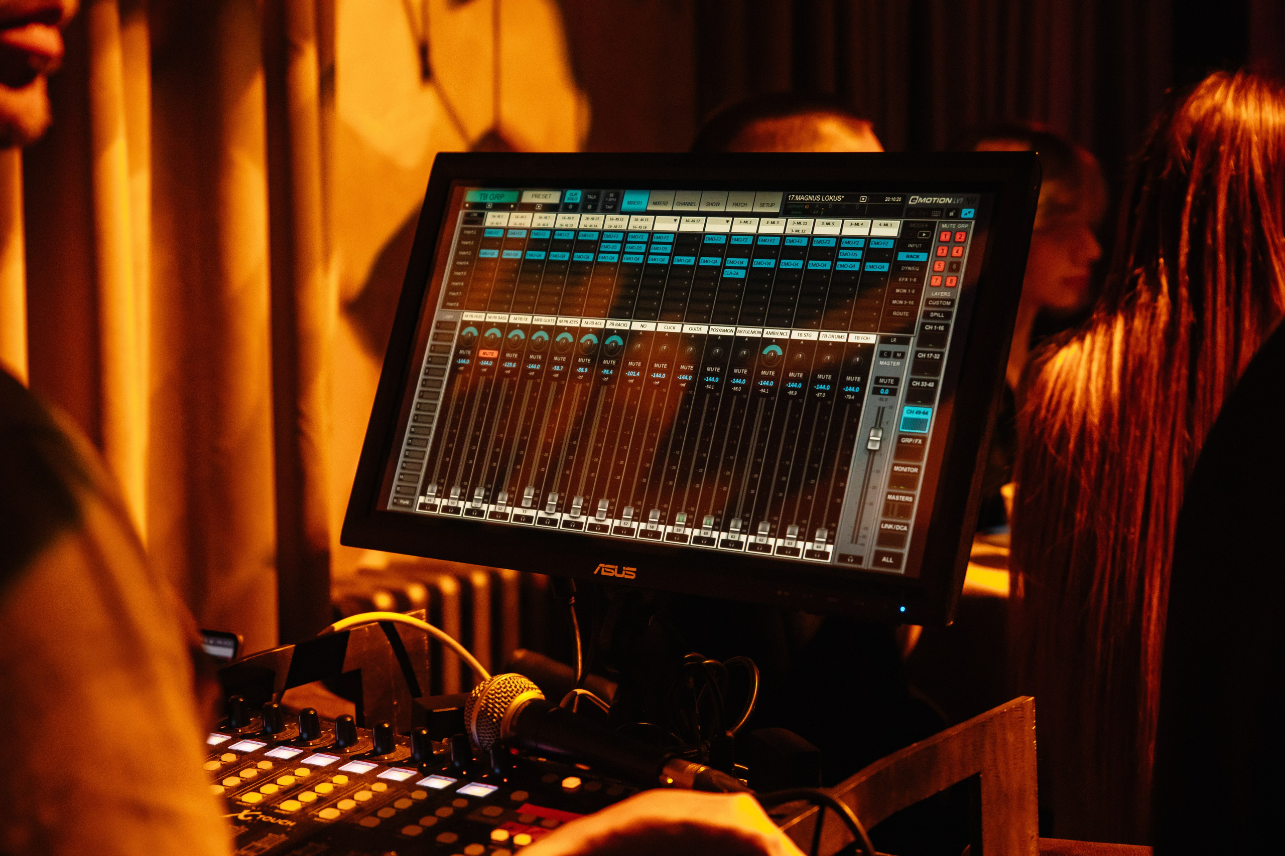 Nonna. Сольный концерт в Magnus Locus. Фотограф в Москве Яна Полосина