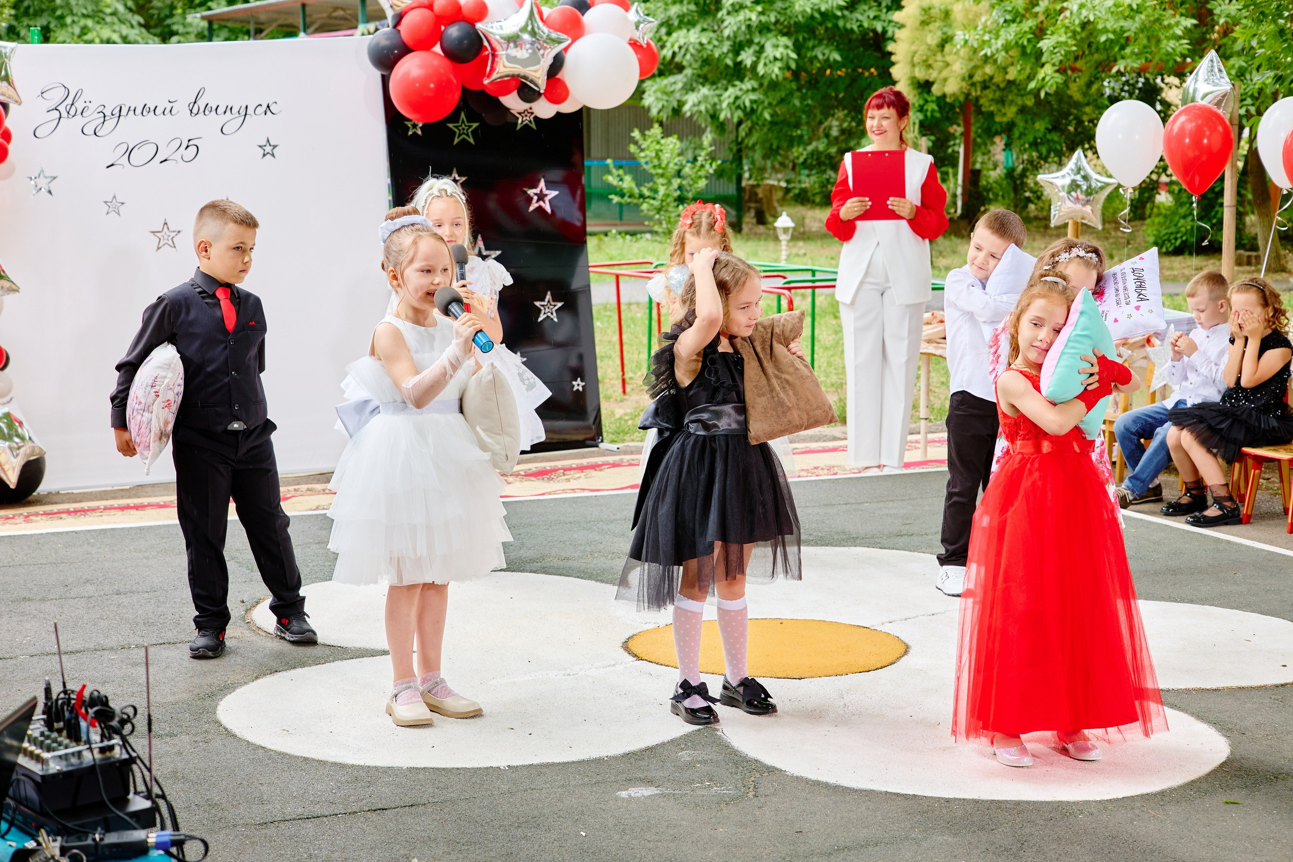 Выпускной 45 сад. Фотограф Выпускные альбомы Таганрог Сергей Коробченко