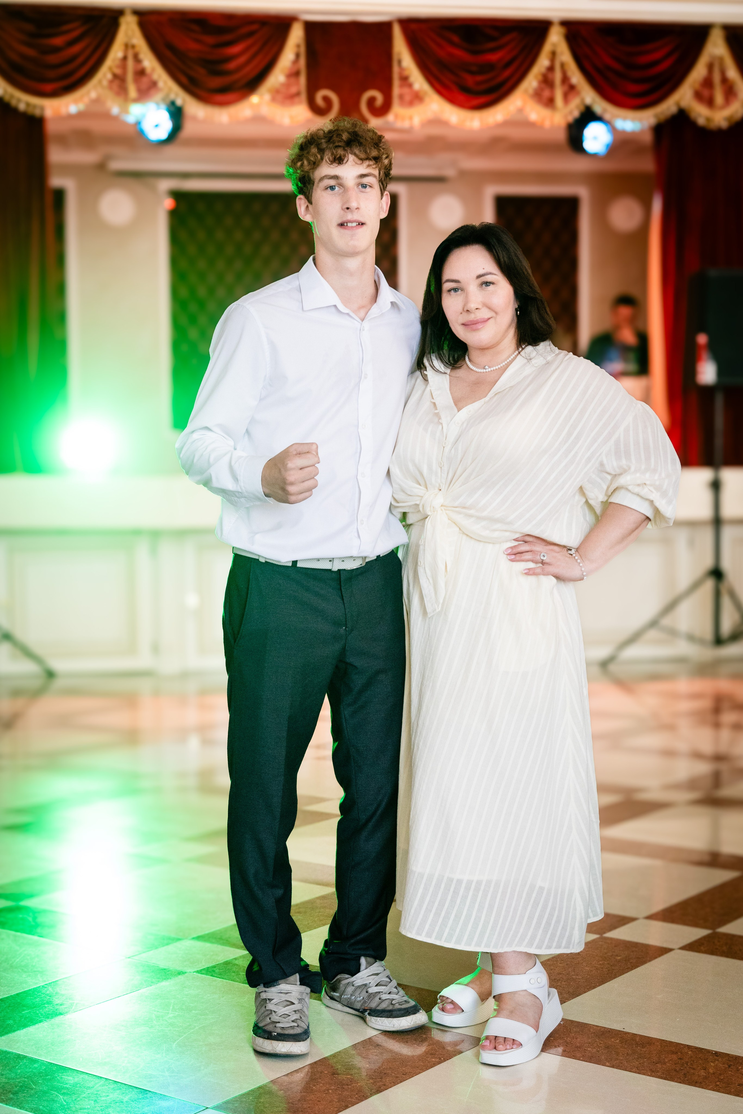 Школьный выпускной. Детский фотограф видеограф в Хабаровске Михаил Орлов