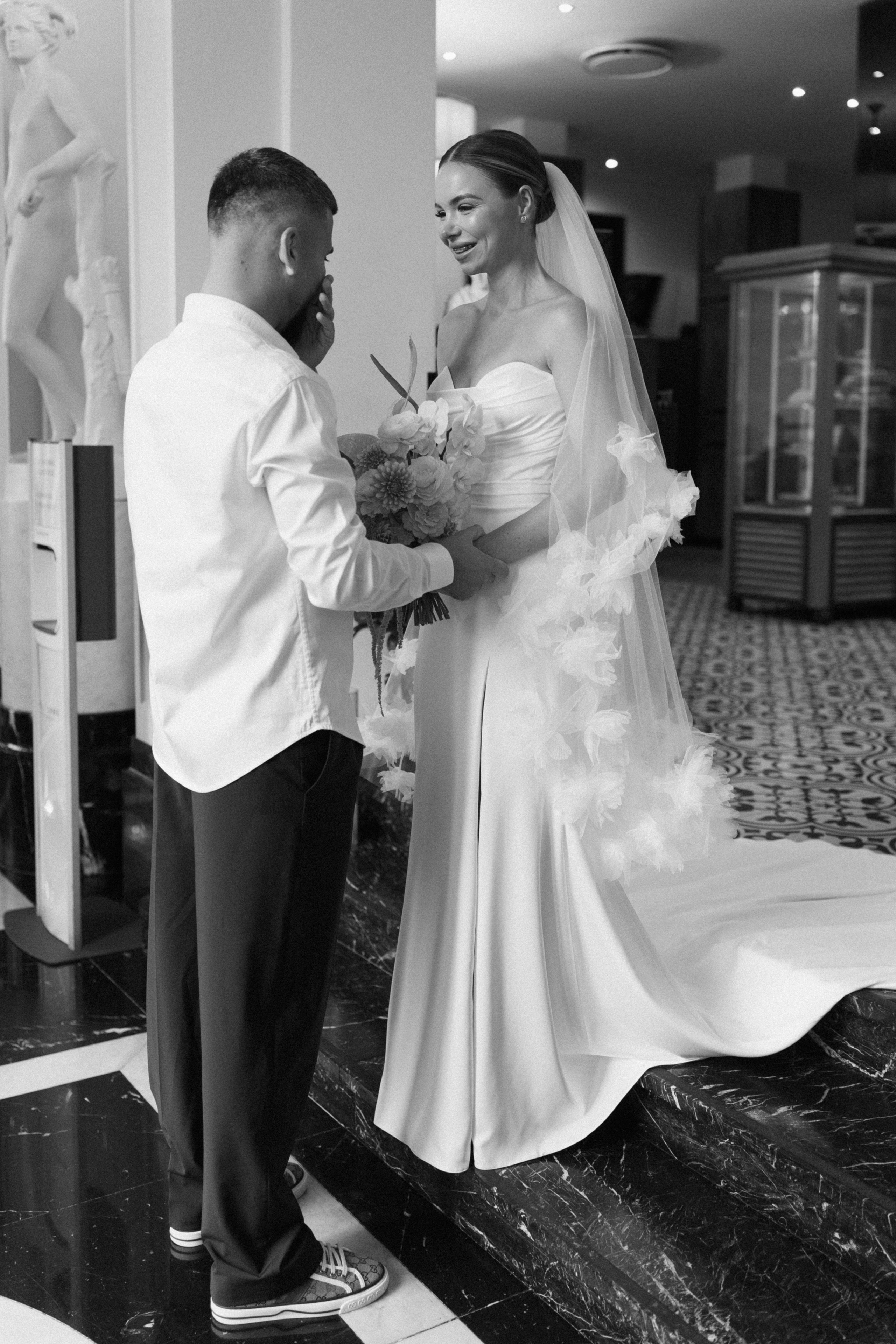 Андрей и Алина. Питер. Утро в отеле Angleter и банкет в Сезонах. Цифра и плёнка. Свадебный фотограф Катерина Чулкова