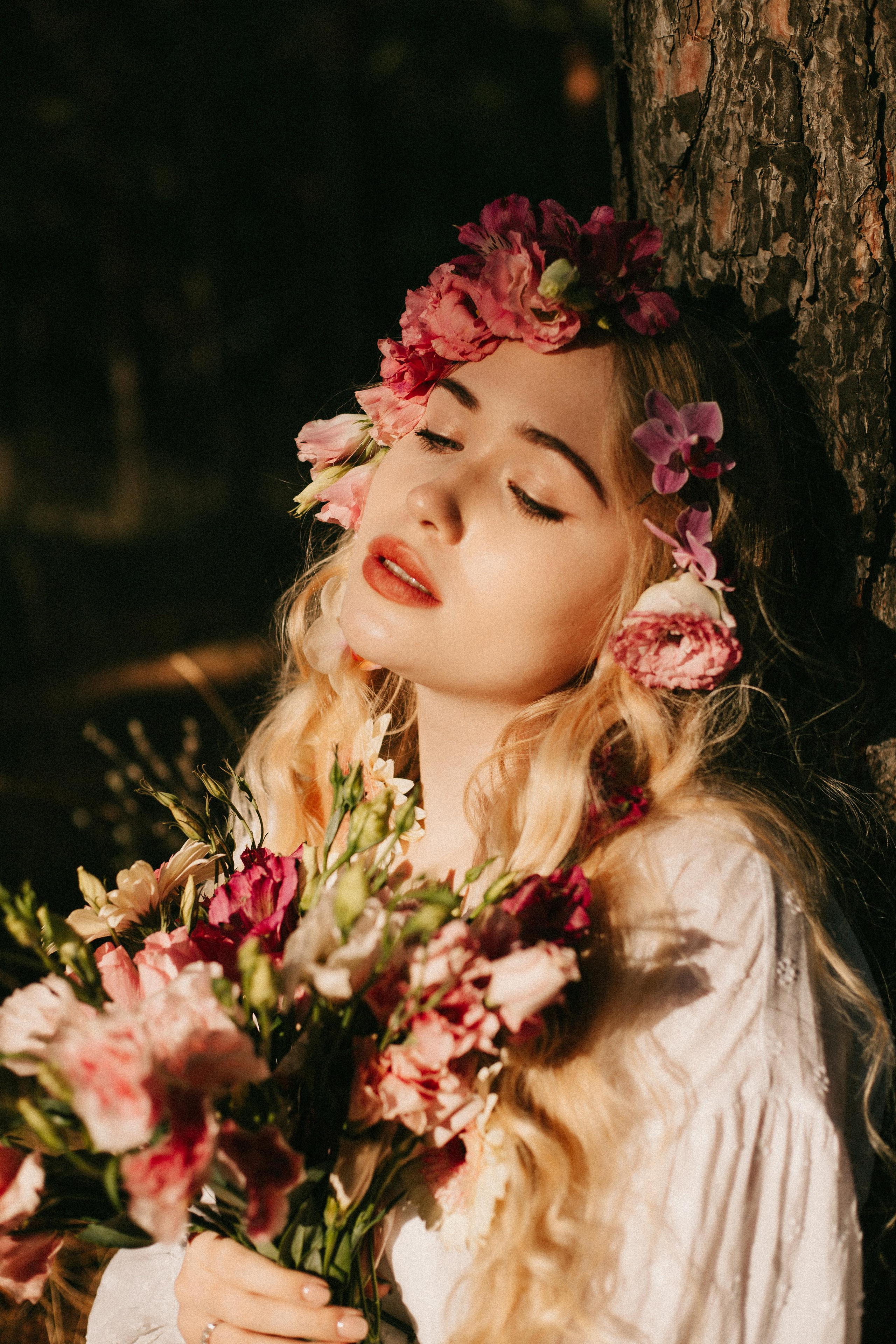 Фотосессия с цветами на природе. Портретный и семейный фотограф в Саратове Елена Шустова