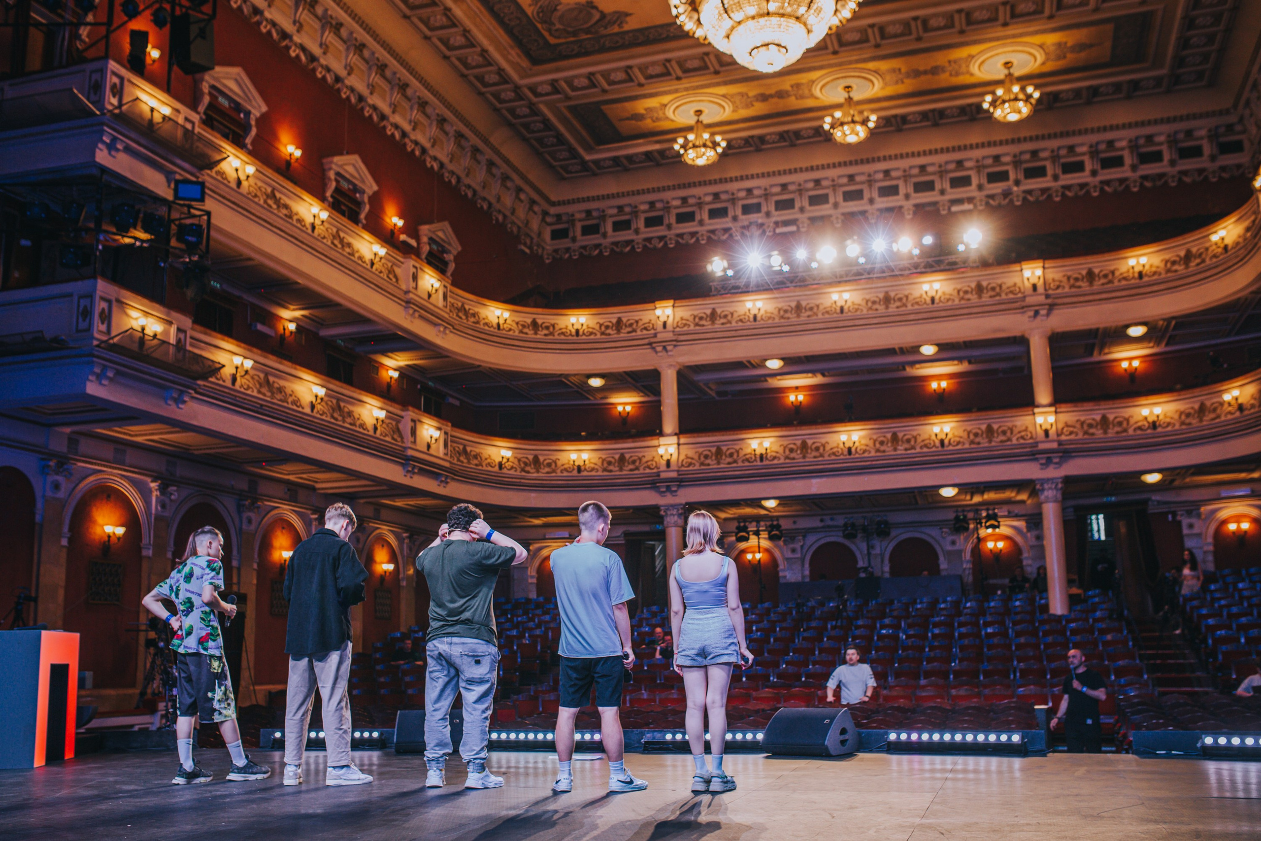 Закулисье Первой лиги КВН в Перми – бэкстэйдж фото. Репортажный фотограф в Перми Денис Голдобин