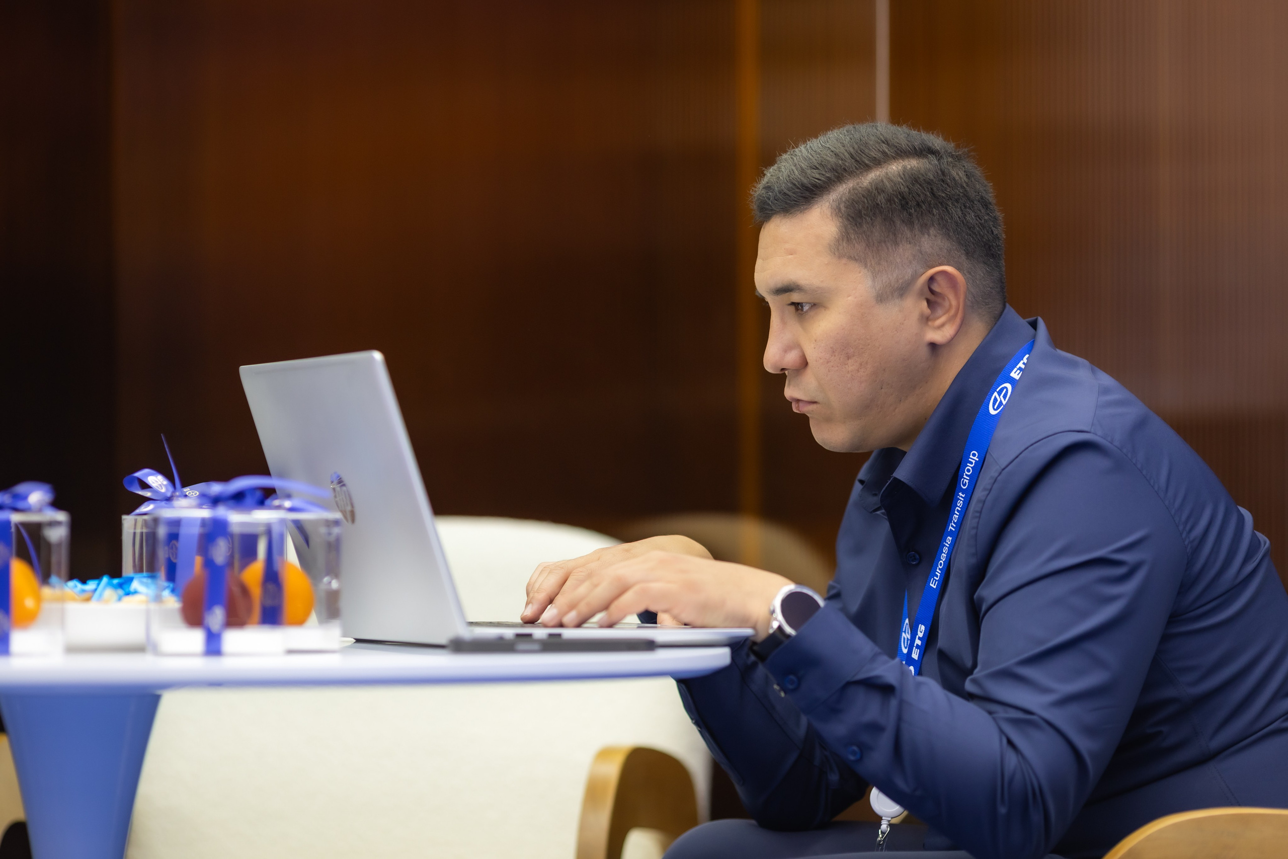 ETG Logistic Выставка в Атакенте. Коммерческий и репортажный фотограф в Алматы — Jora Abramov