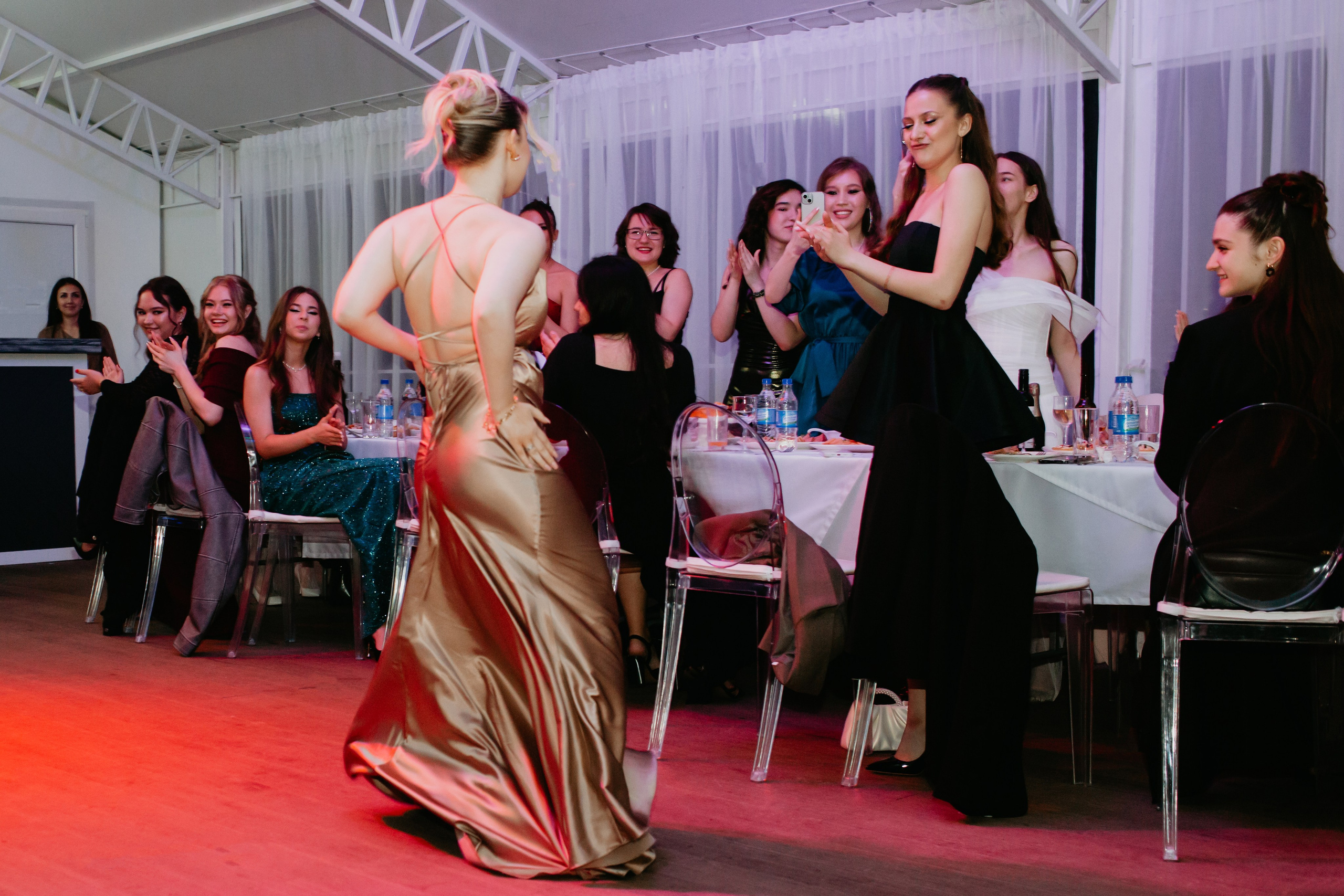 Выпускной 2025 (41 школа) 11 класс. Фотограф в Челябинске Ополихина Анна