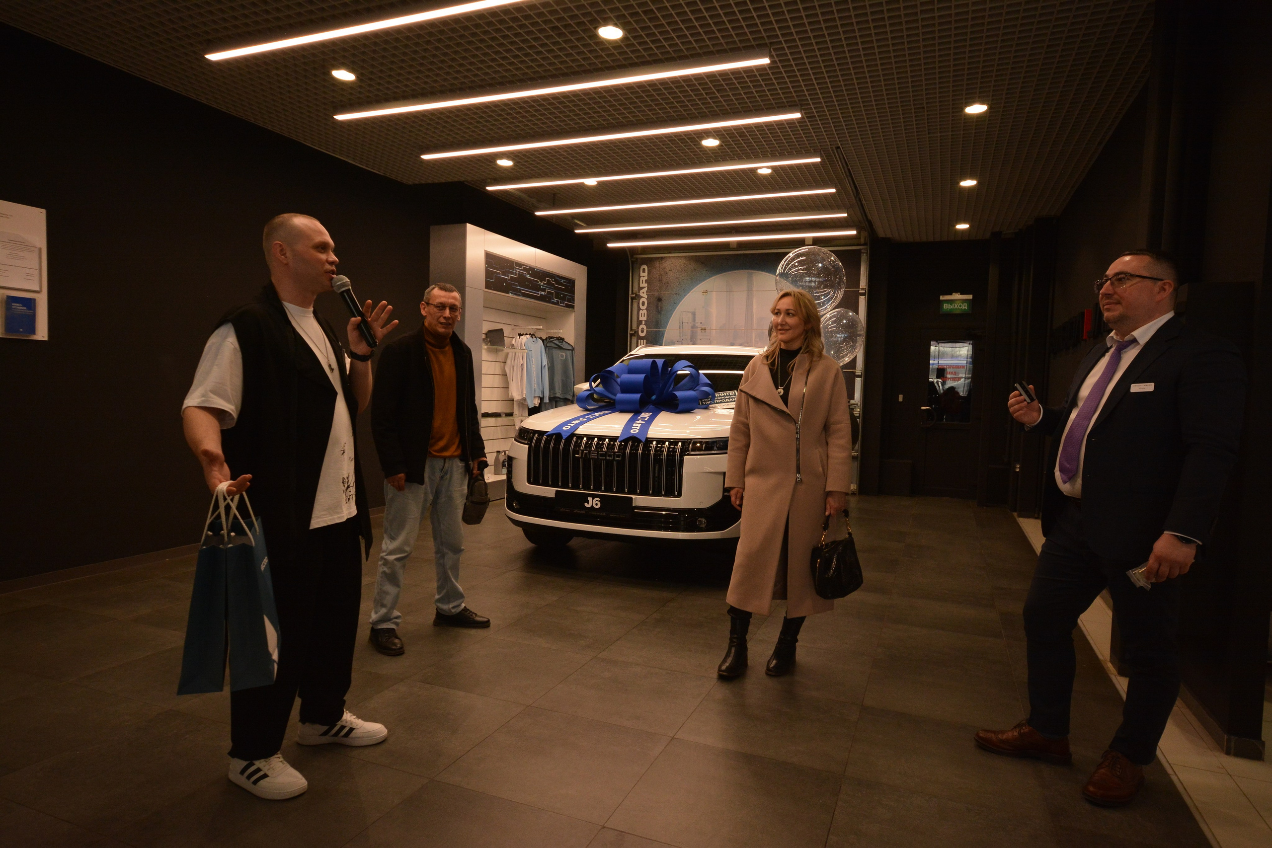 Презентация Omoda / Jaecoo. F/8 and be there — оказаться в нужном месте и поймать момент