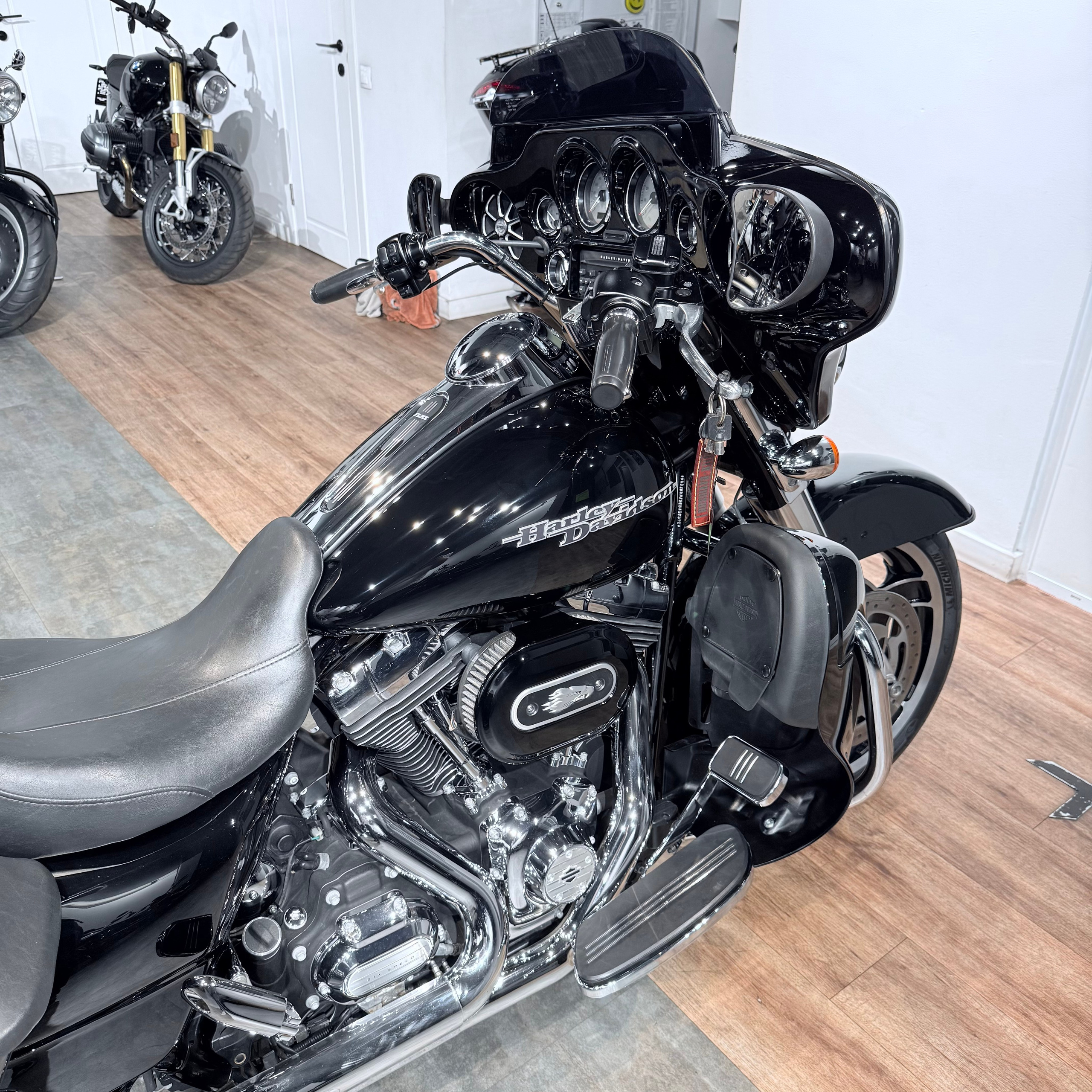 2012 Street Glide 103 АВS Vivid Вlаck. Hello Davidson, Москва. Только хорошие мотоциклы…