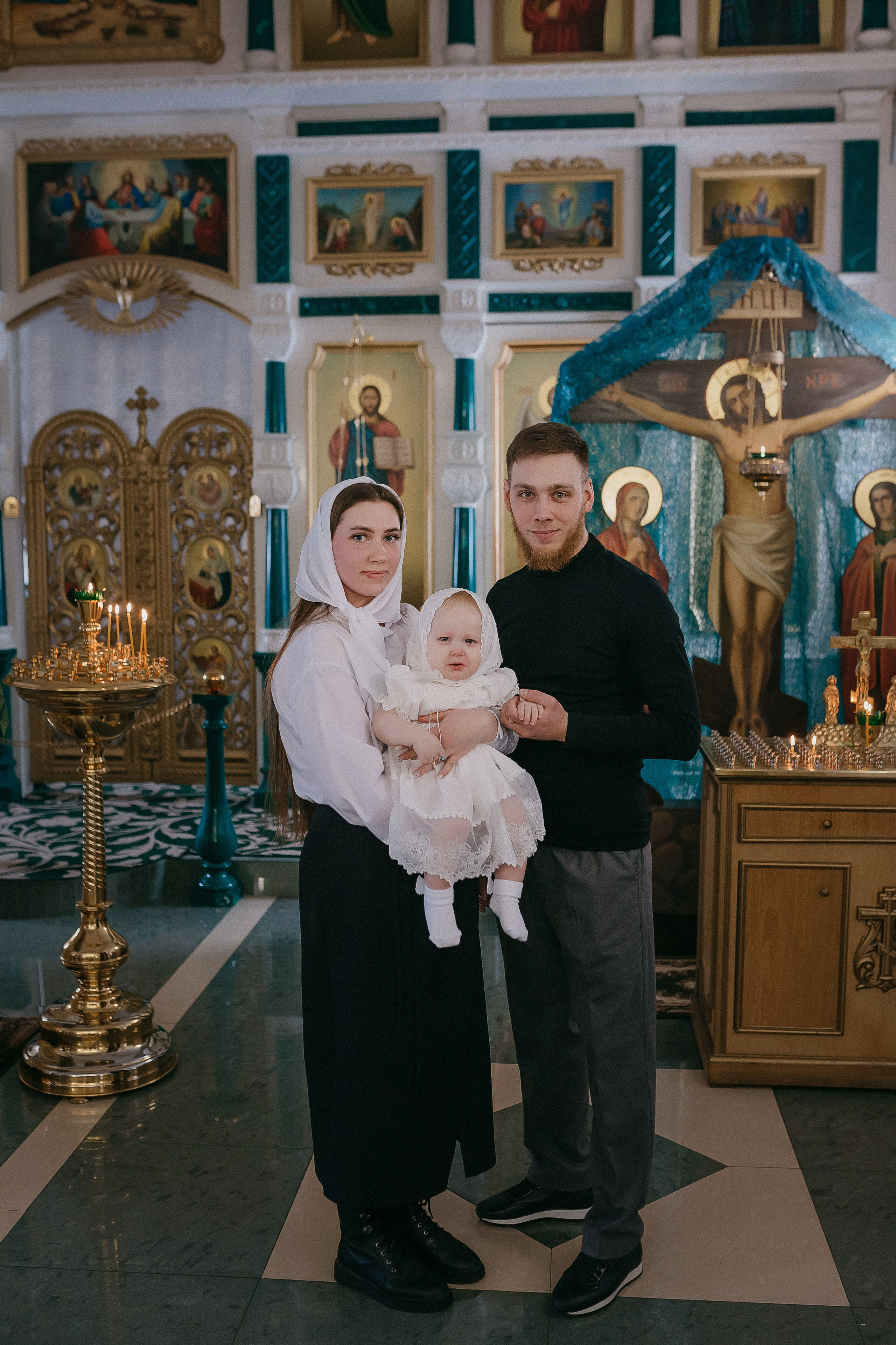 Крещение Виктории. Храм Симеона Верхотурского п.Барсово. Семейный фотограф в Сургуте