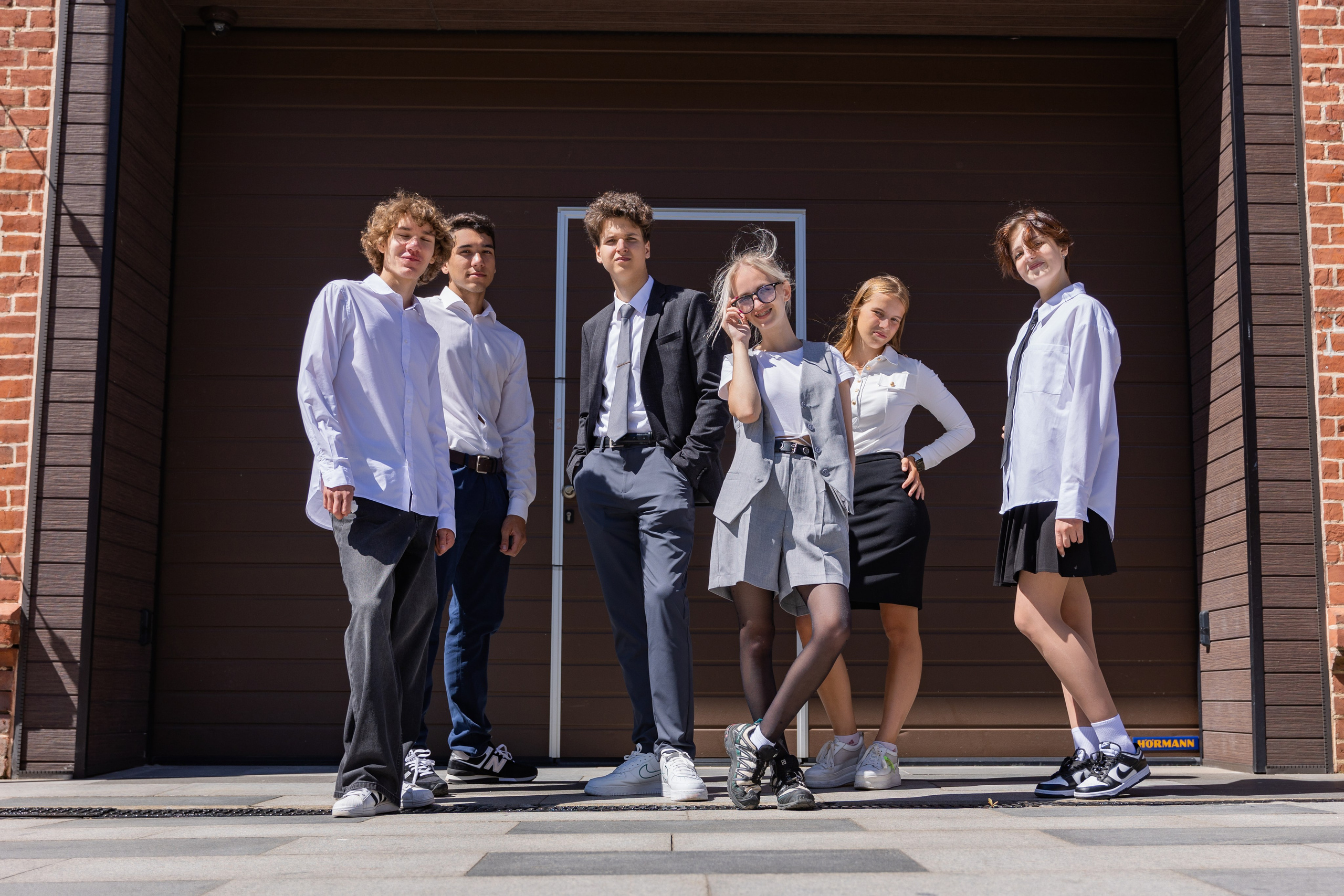 Идея для групповой фотографии, групповой снимок. школьная, фотосессия, выпускной, альбом, владивосток, приморский, край, современные, выпускные, альбомы, дальний, восток, портрет, школа, фотосессия, девушка, парень, ученик, школьник, фотограф,  корабельная набережная