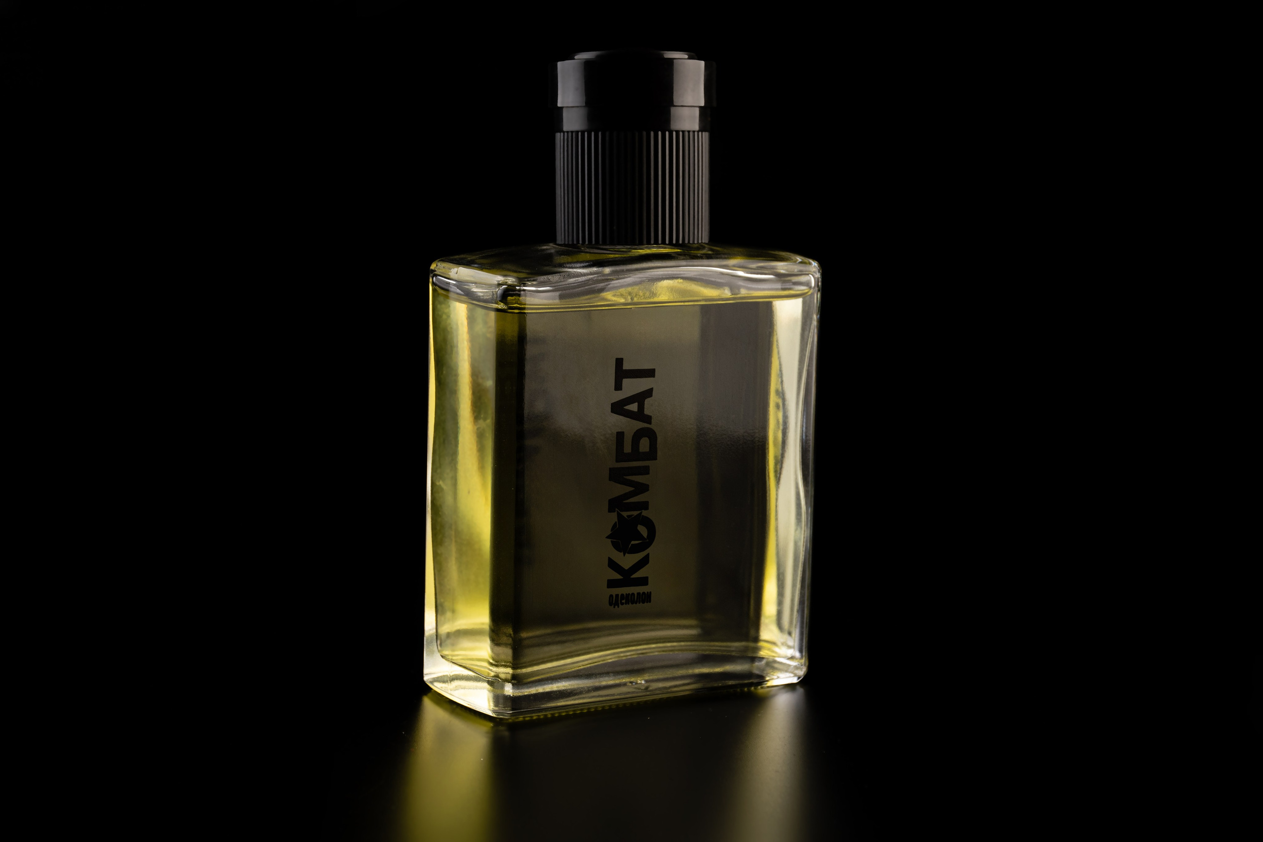 Чёрный фон. Предметный, рекламный, ювелирный фотограф в Москве