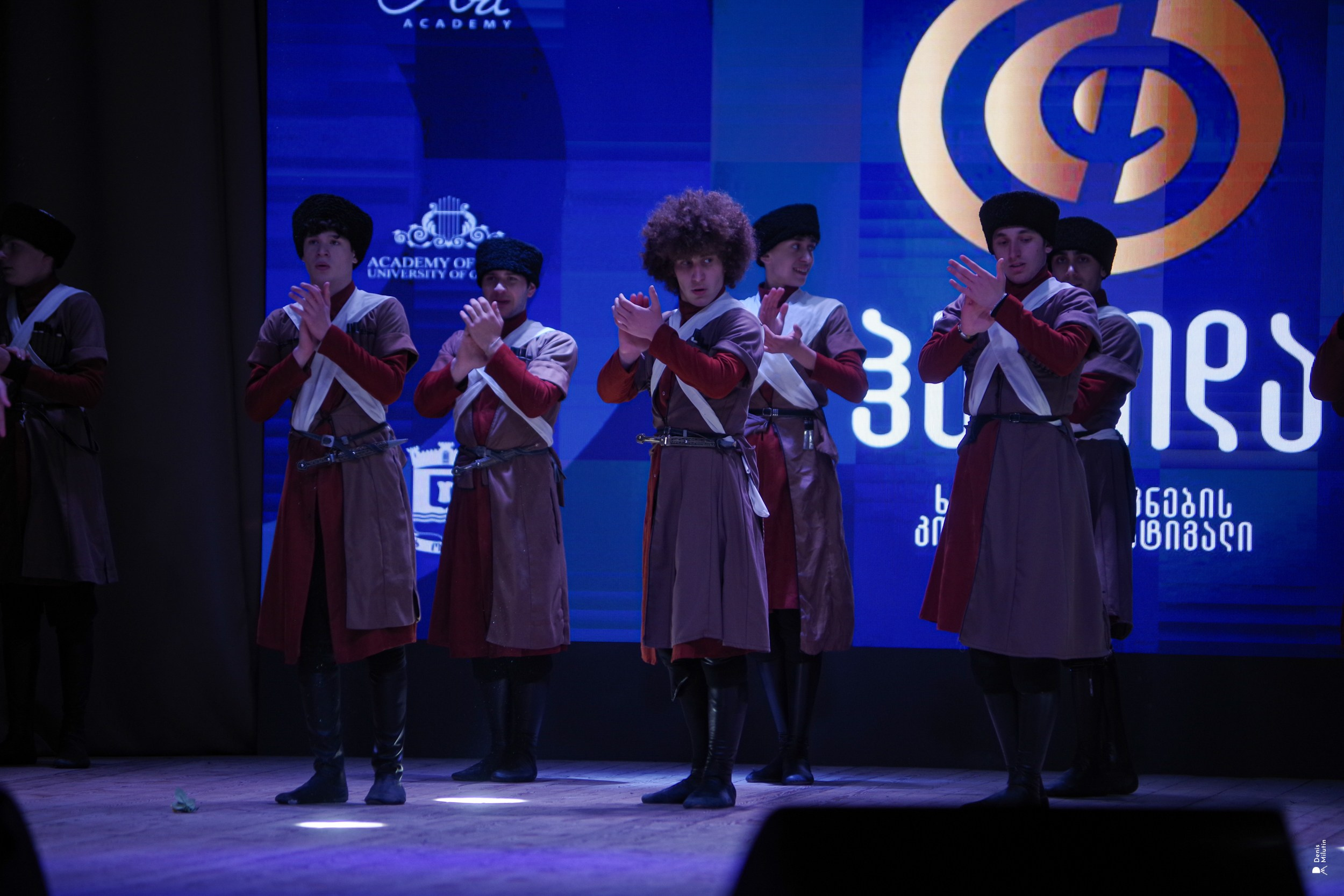 Танцы в Хоби. Портретный фотограф Денис Милютин