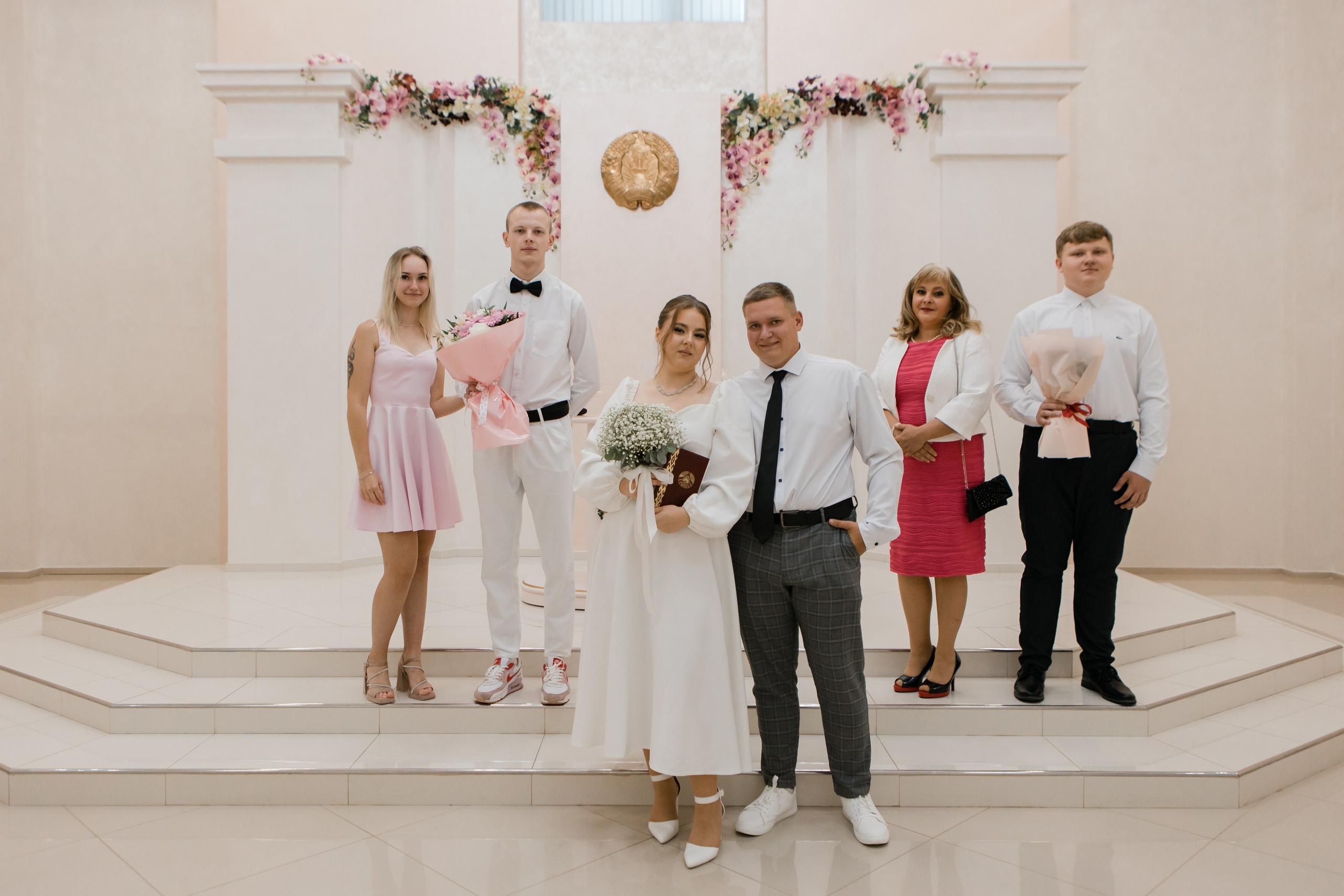 Отдел ЗАГС Администрации Московского района. Видеосъемка и фотосъемка свадеб. Фотограф и оператор на свадьбу. Видеосъемка подкастов, собственная видео-фотостудии. Предметная фотосъемка