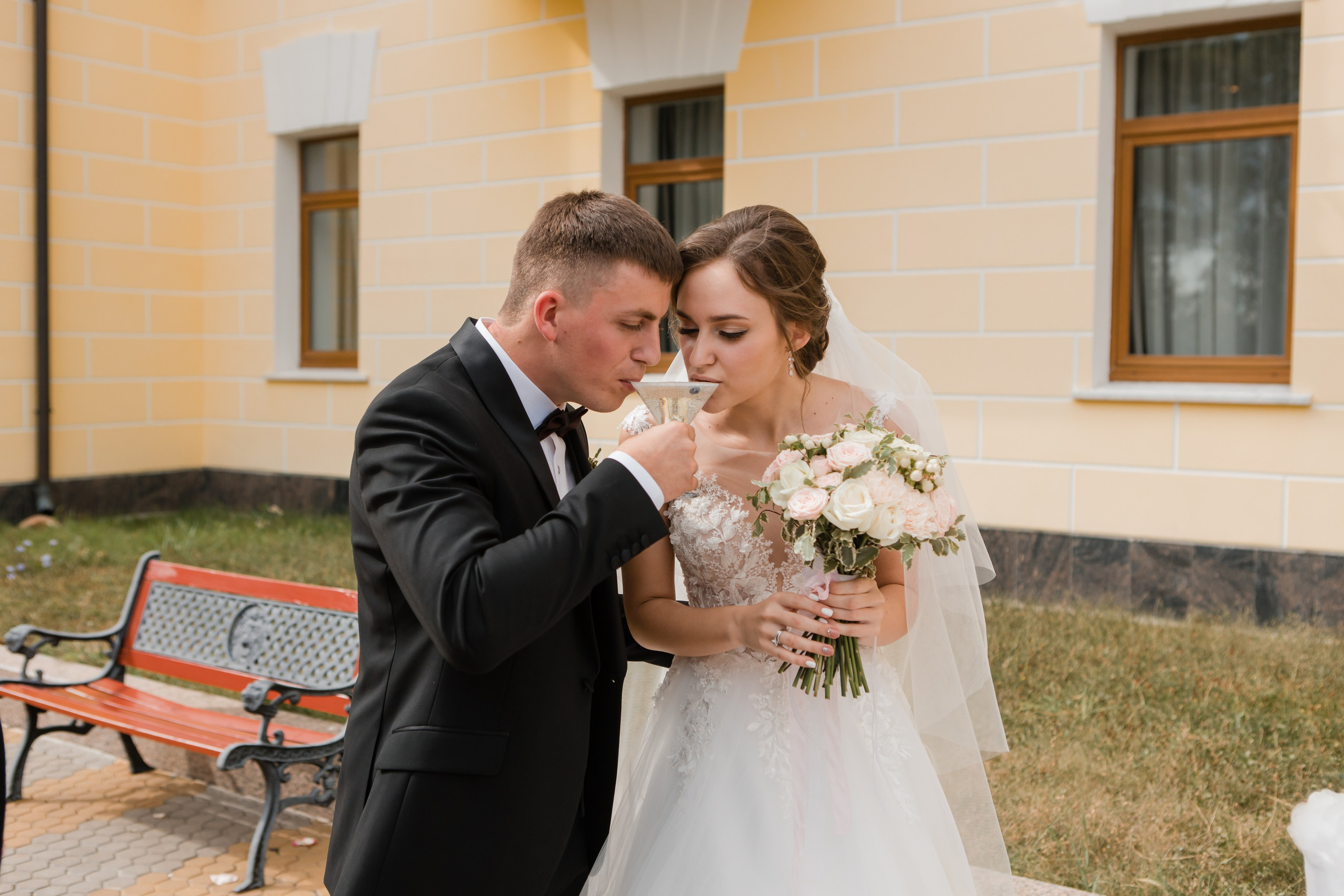 Свадебная фотосъемка Михаила и Ольги. День нашей свадьбы. Видеосъемка и фотосъемка свадеб. Фотограф и оператор на свадьбу. Видеосъемка подкастов, собственная видео-фотостудии. Предметная фотосъемка