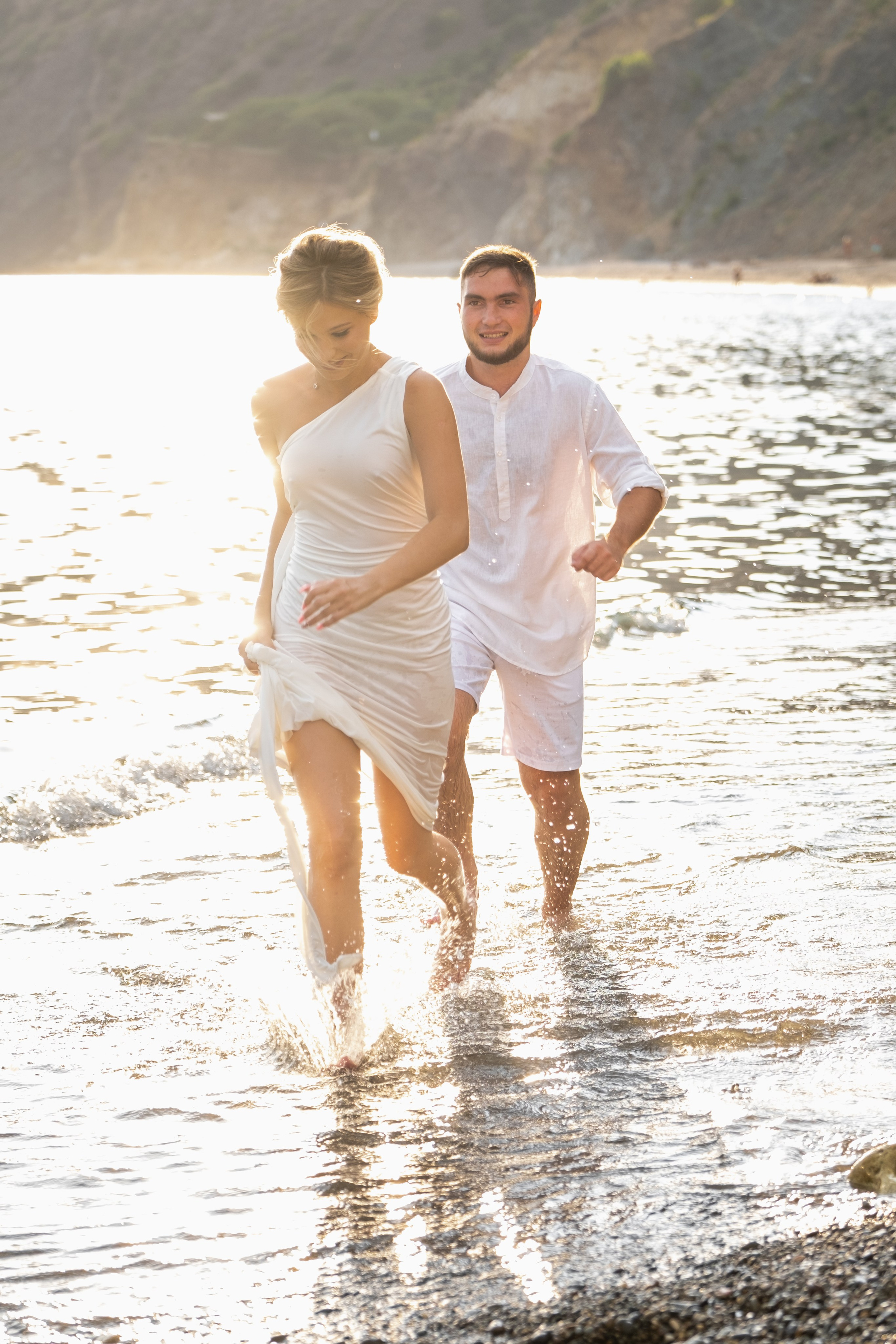 Фотосессия на море. Яшмовый пляж, Севастополь. Фиолент. Даша и Дмитрий. Профессиональная фотосъемка в Крыму. Натуральные эмоции и живые кадры. Забронируйте дату прямо сейчас!