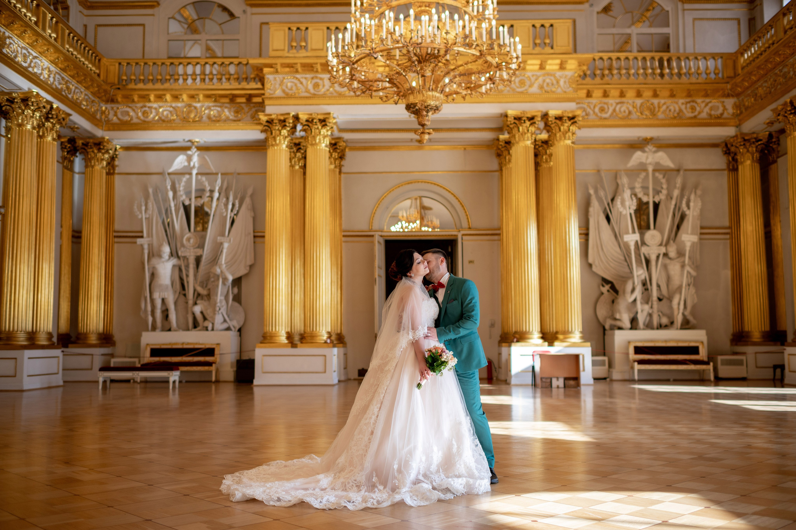 Самая красивая свадебная фотосессия в Эрмитаже. Лучшие свадебные фотографии в Эрмитажа. Портретный, семейный и свадебный фотограф в Санкт-Петербурге и в Пушкине Ширяев Денис