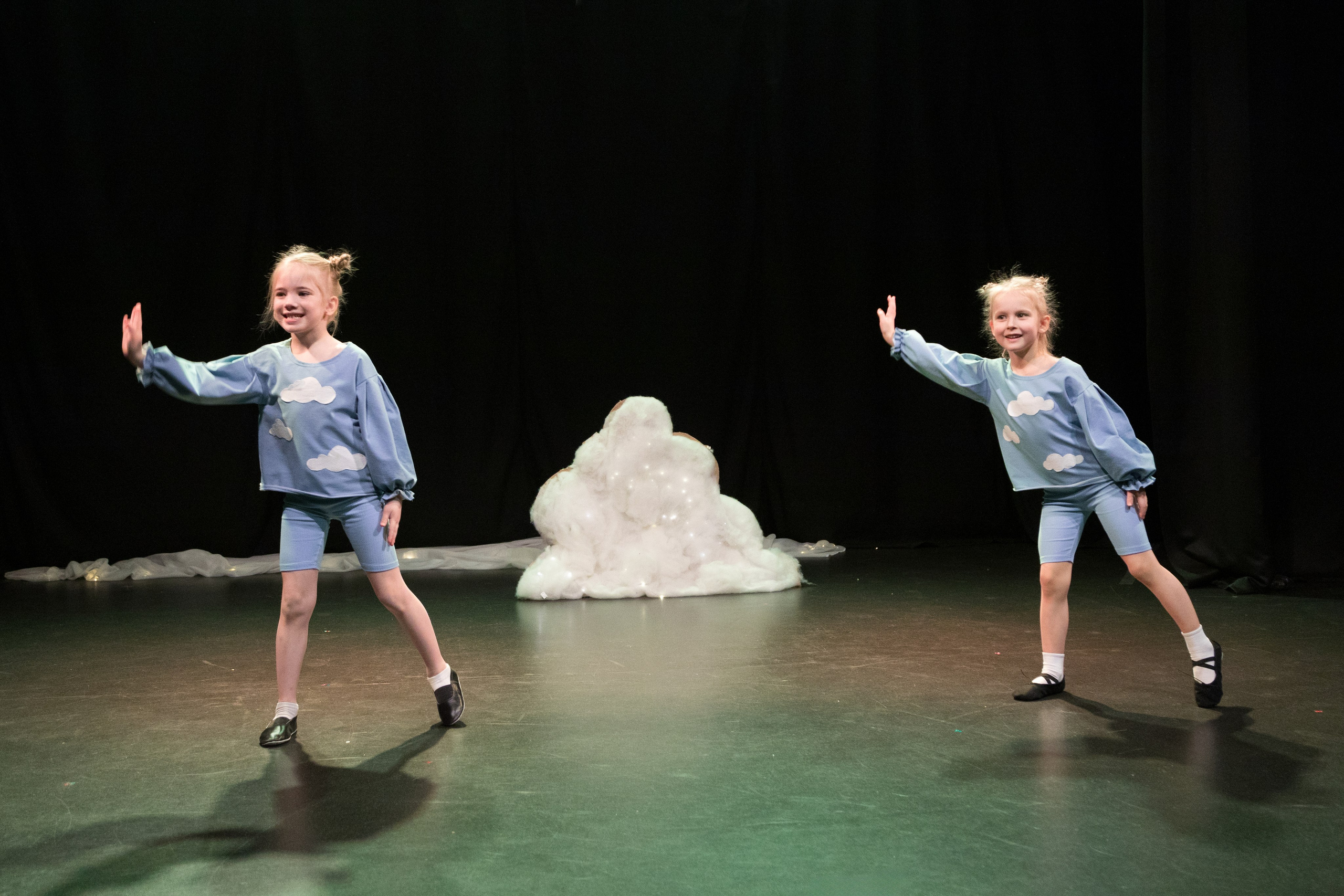 Отчетный танцевальный концерт детей 2-7 лет. Детский и контент фотограф Надя Волкова Санкт-Петербург