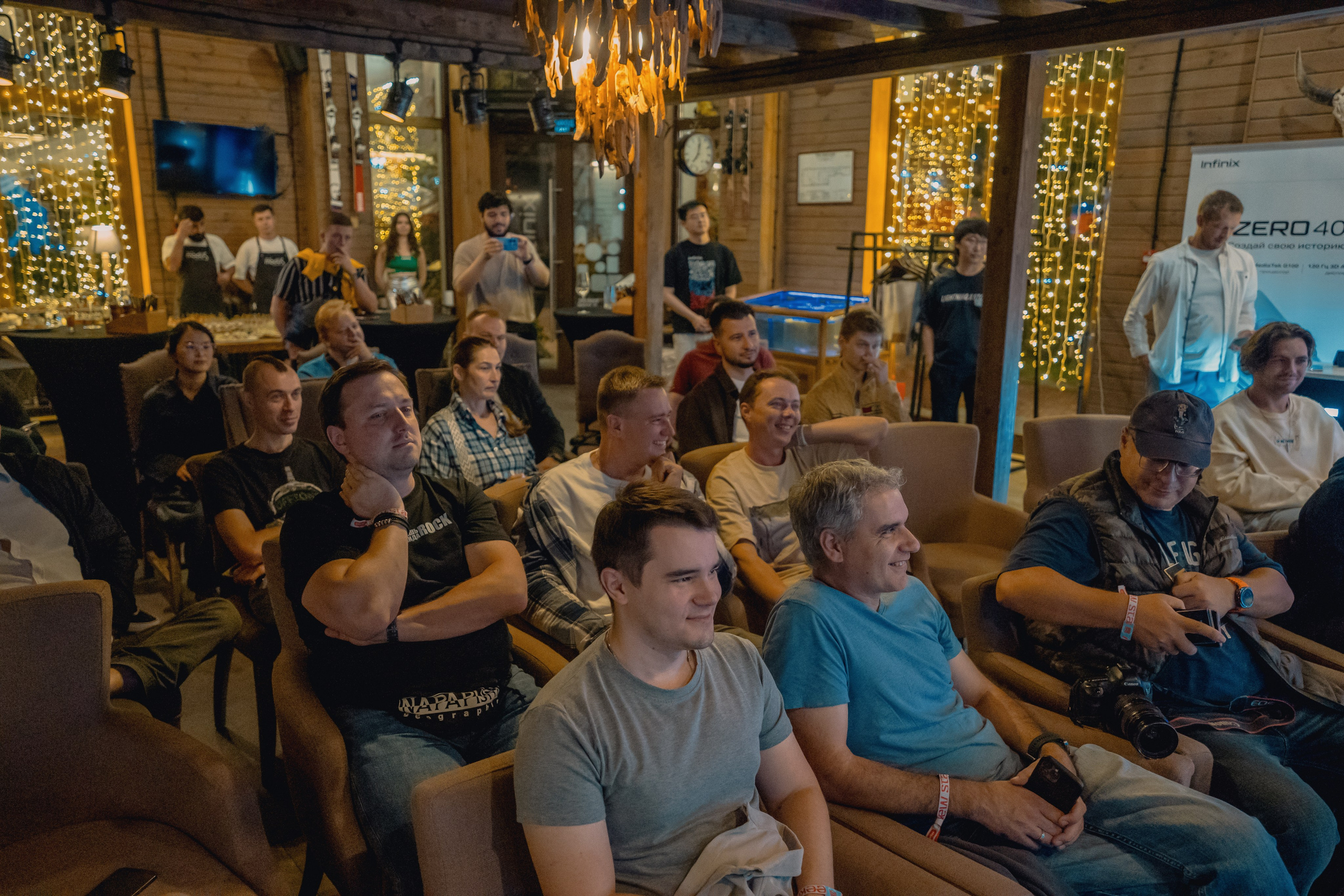 Общее фотография участников с презентации телефона Infinix Zero