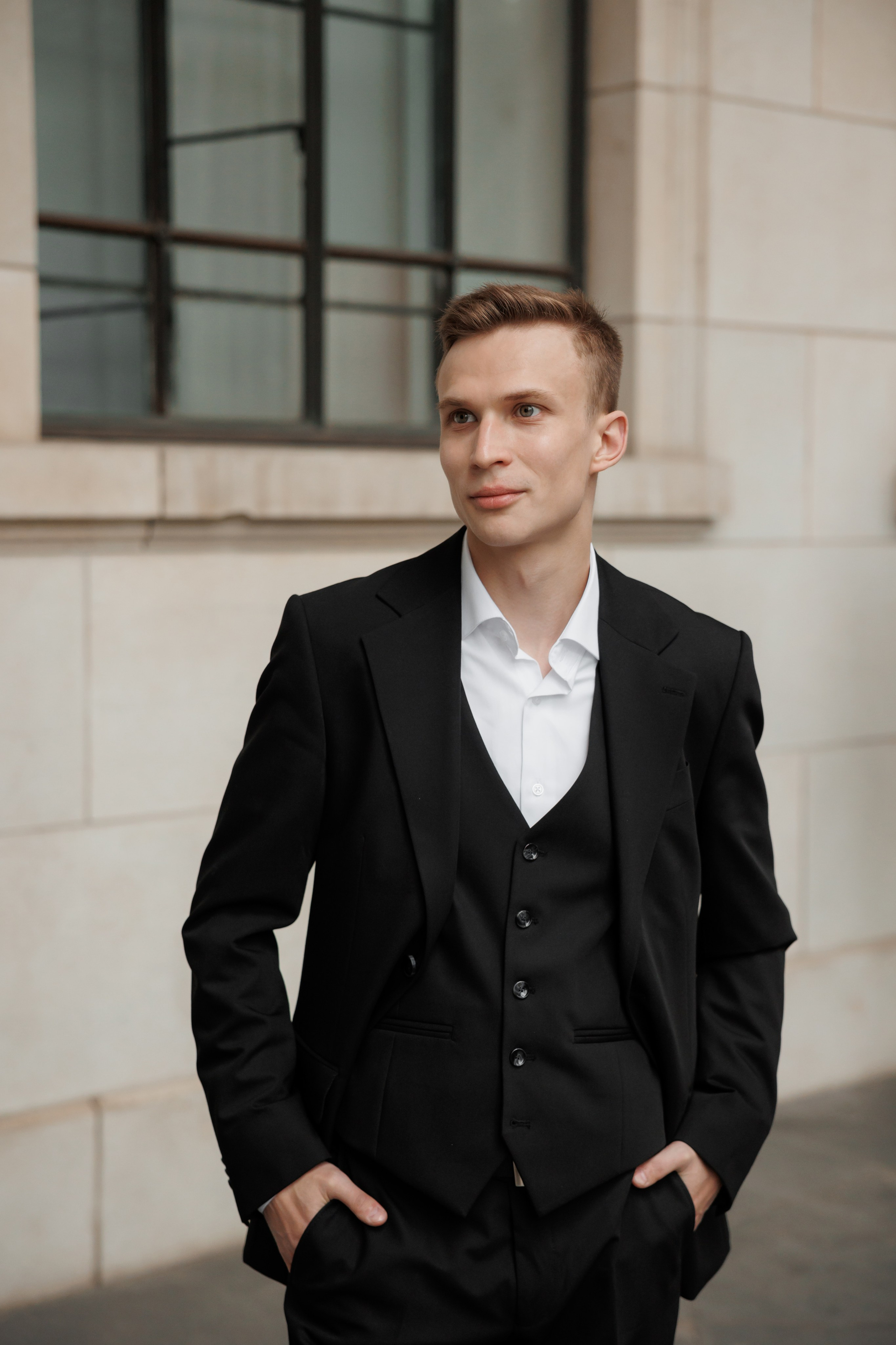 Фотосессия у Пушкинского музей. Свадебный и репортажный фотограф (Москва, Королев и другие)