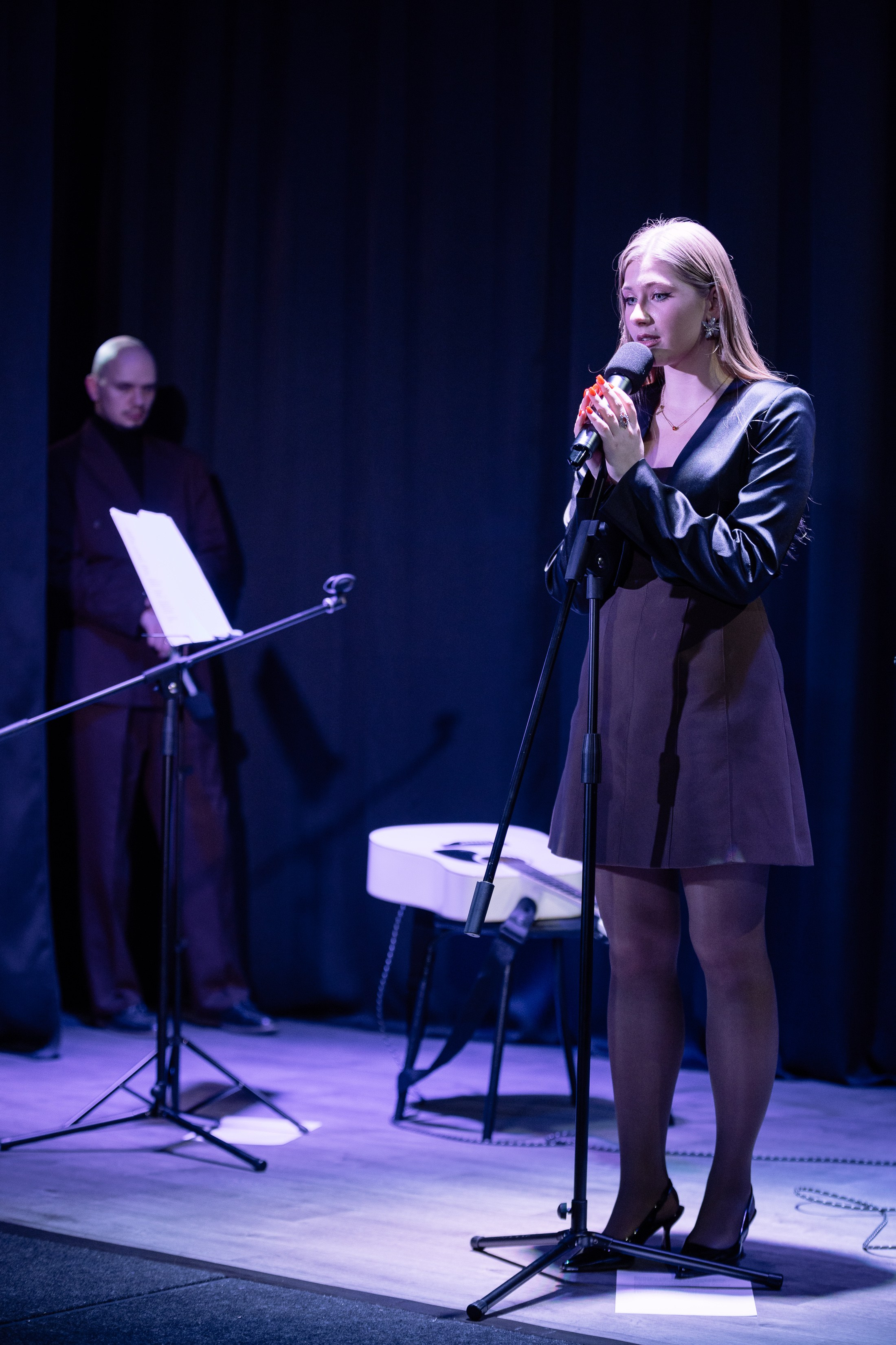 Поэтический вечер с Игорем Бушмелевым и Никой Станиславчик. Фотограф Юлия Мальцева