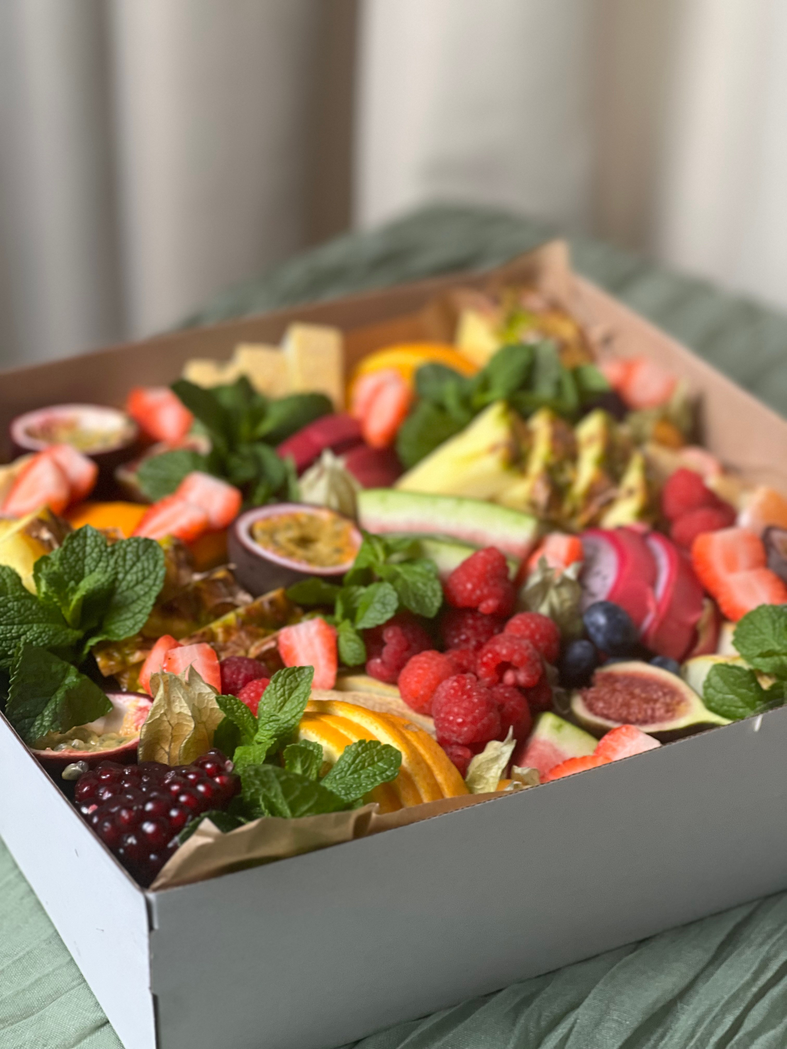 ГастроБоксы. Выездной кейтеринг, съедобные букеты, торты и сладости на заказ