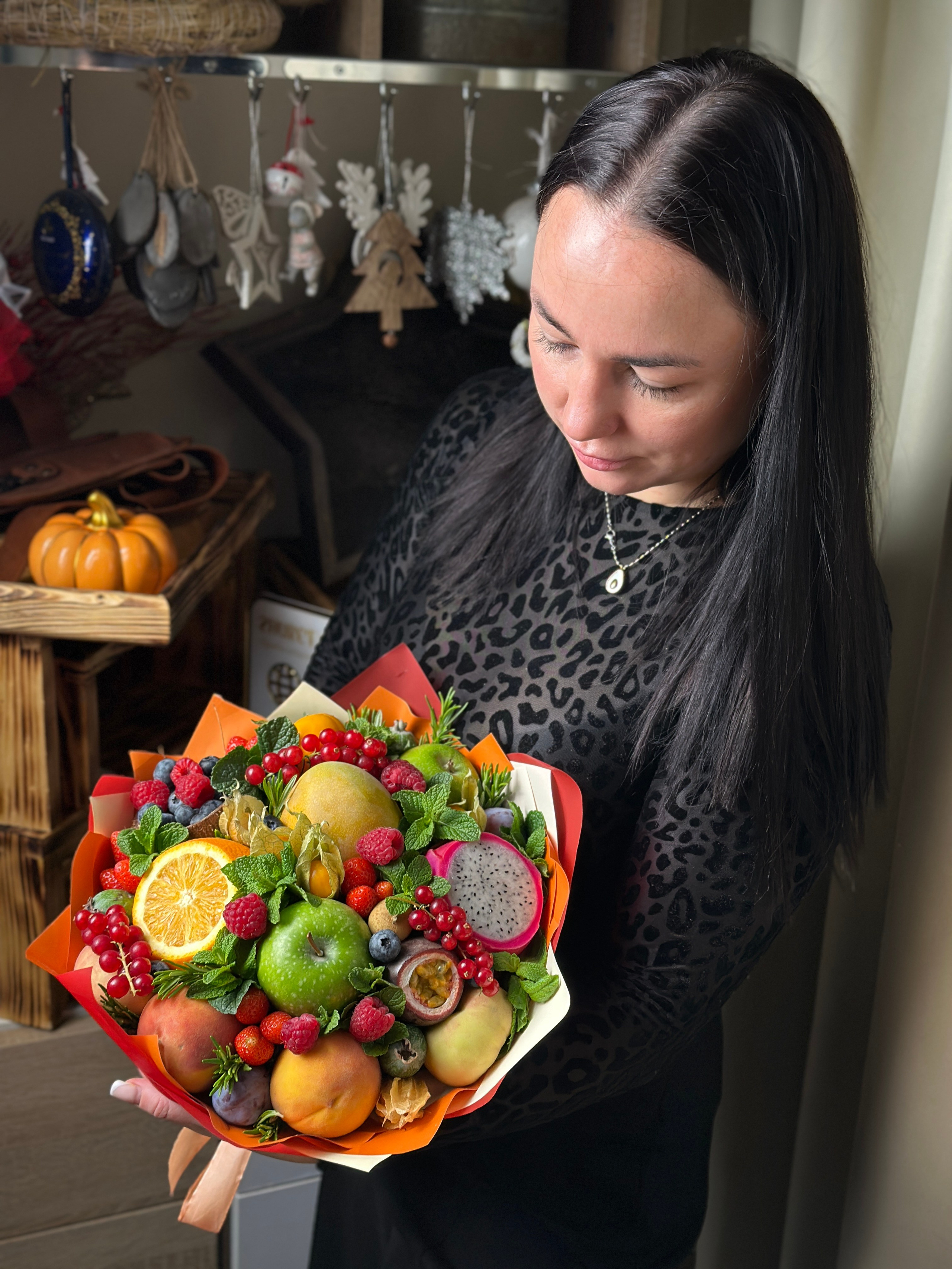 Фруктовые. Выездной кейтеринг, съедобные букеты, торты и сладости на заказ