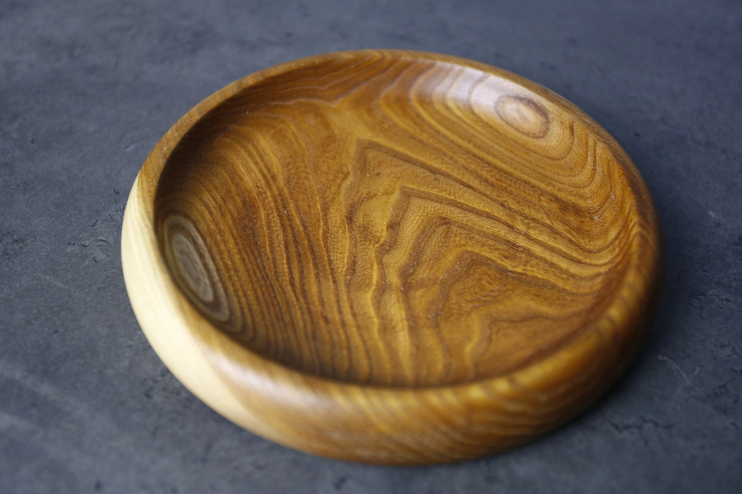 Тарелочки 16 и 18 диаметр. Разделочные доски и деревянная мебель на заказ