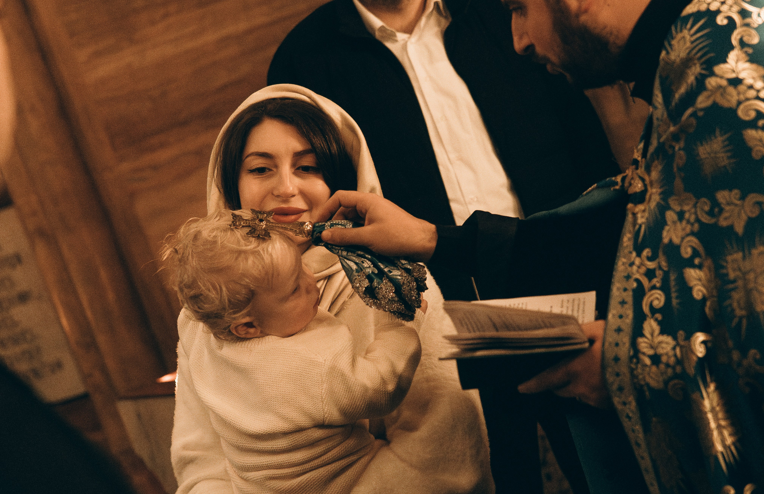 Таинство Крещения в Армянской церкви. Семейный, ньюборн фотограф, фотограф на роды в Москве, Виктория Тюльдюкова